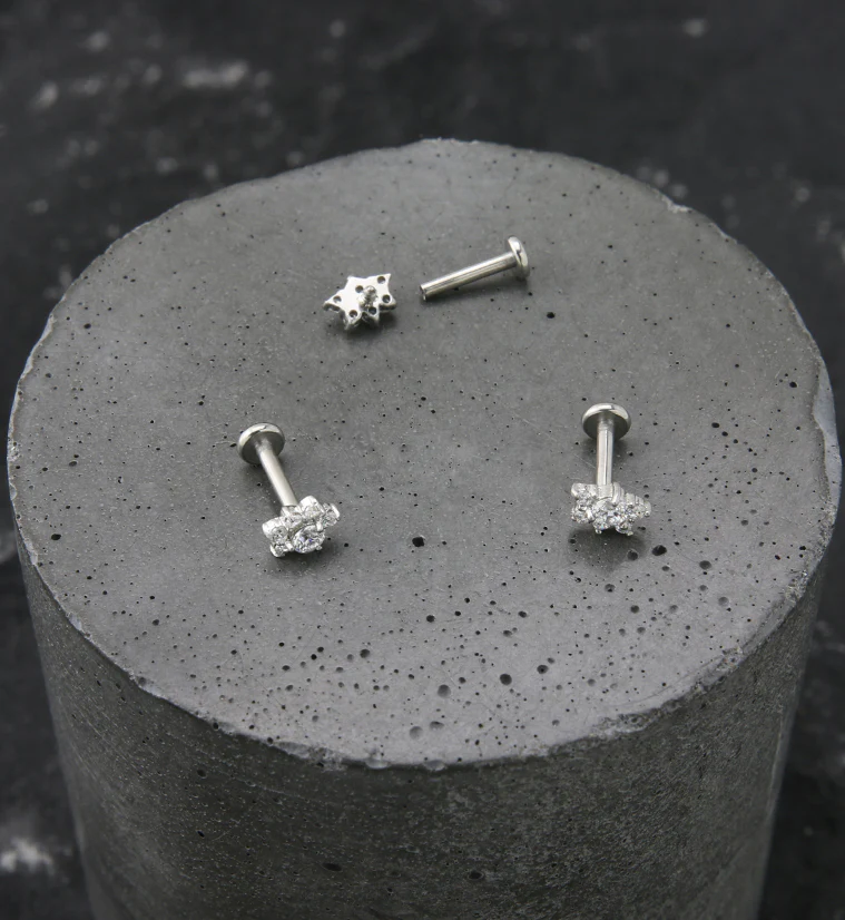 Half Flower Clear CZ Stainless Steel Internally Threaded Labret - Image 2