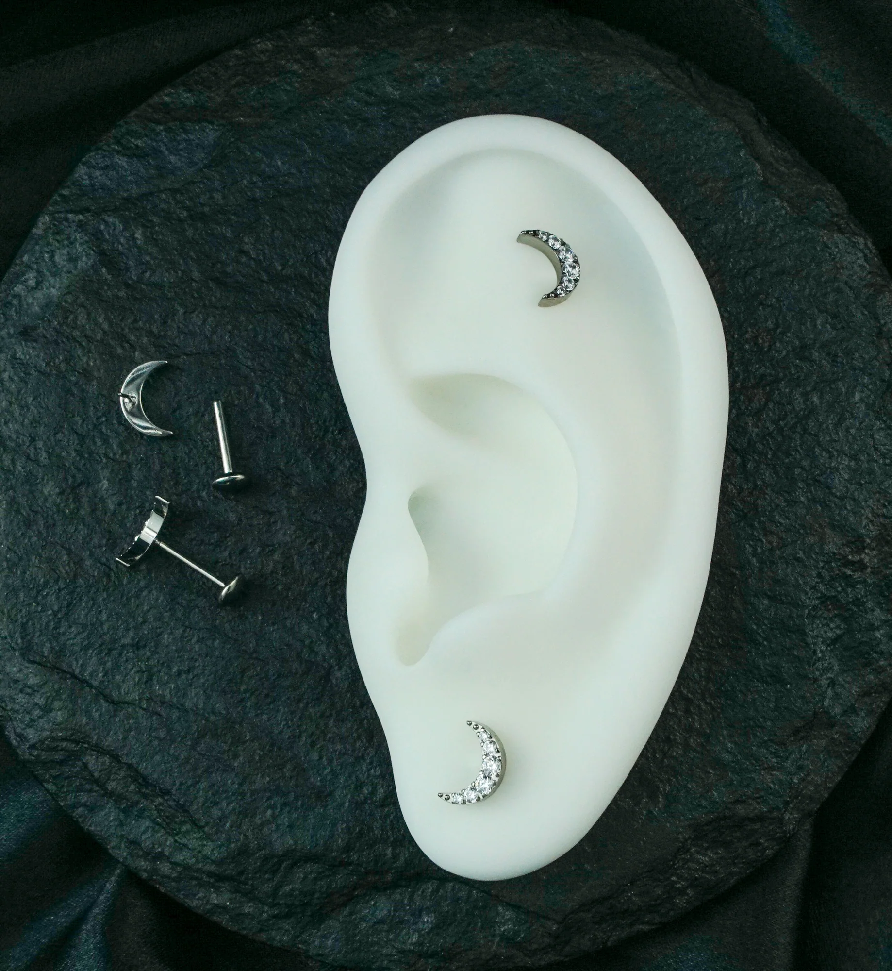 Crescent Moon Clear CZ Titanium Convex Disk Labret - Image 2