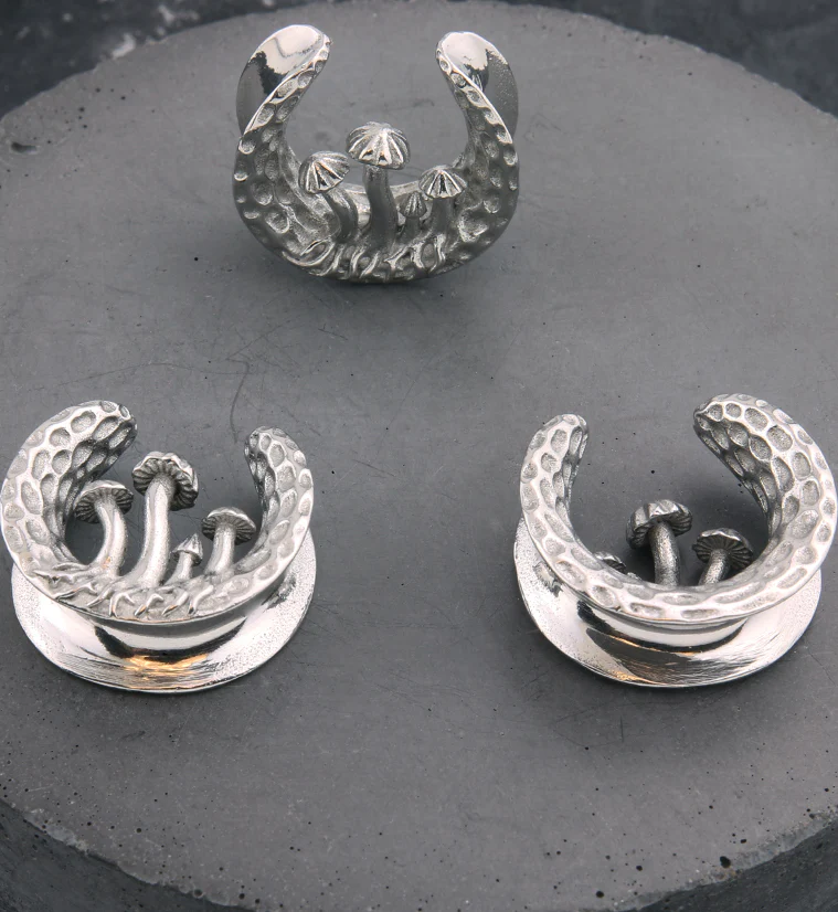 Hammered Mushroom Stainless Steel Saddles - Image 3