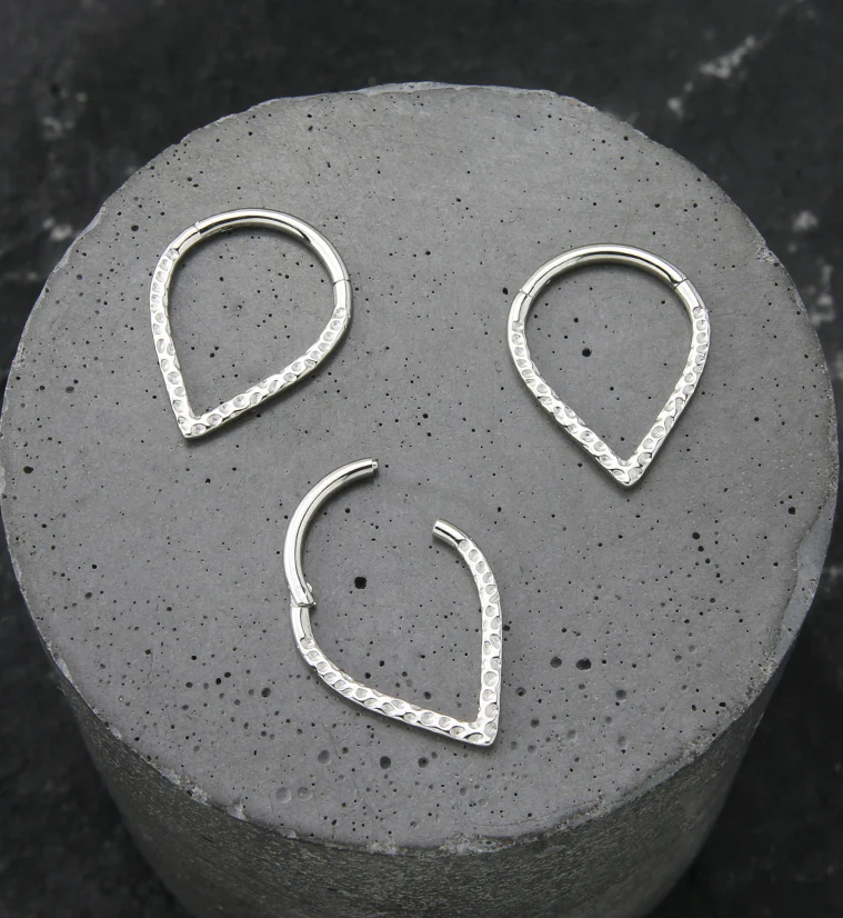Hammered Teardrop Stainless Steel Hinged Segment Ring - Image 2