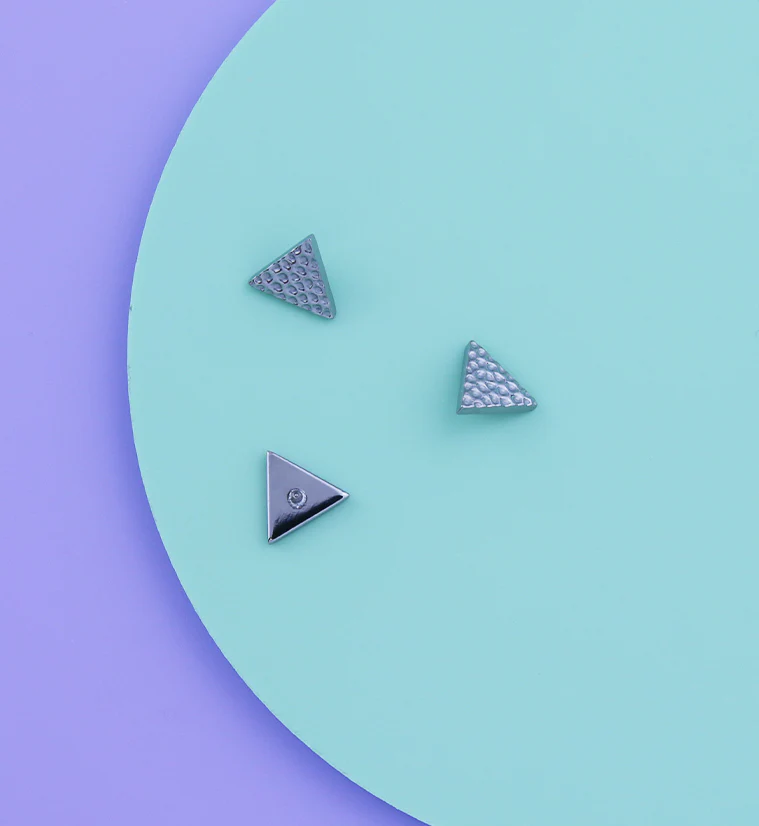 Hammered Triangle Titanium Internally Threaded Top - Image 2
