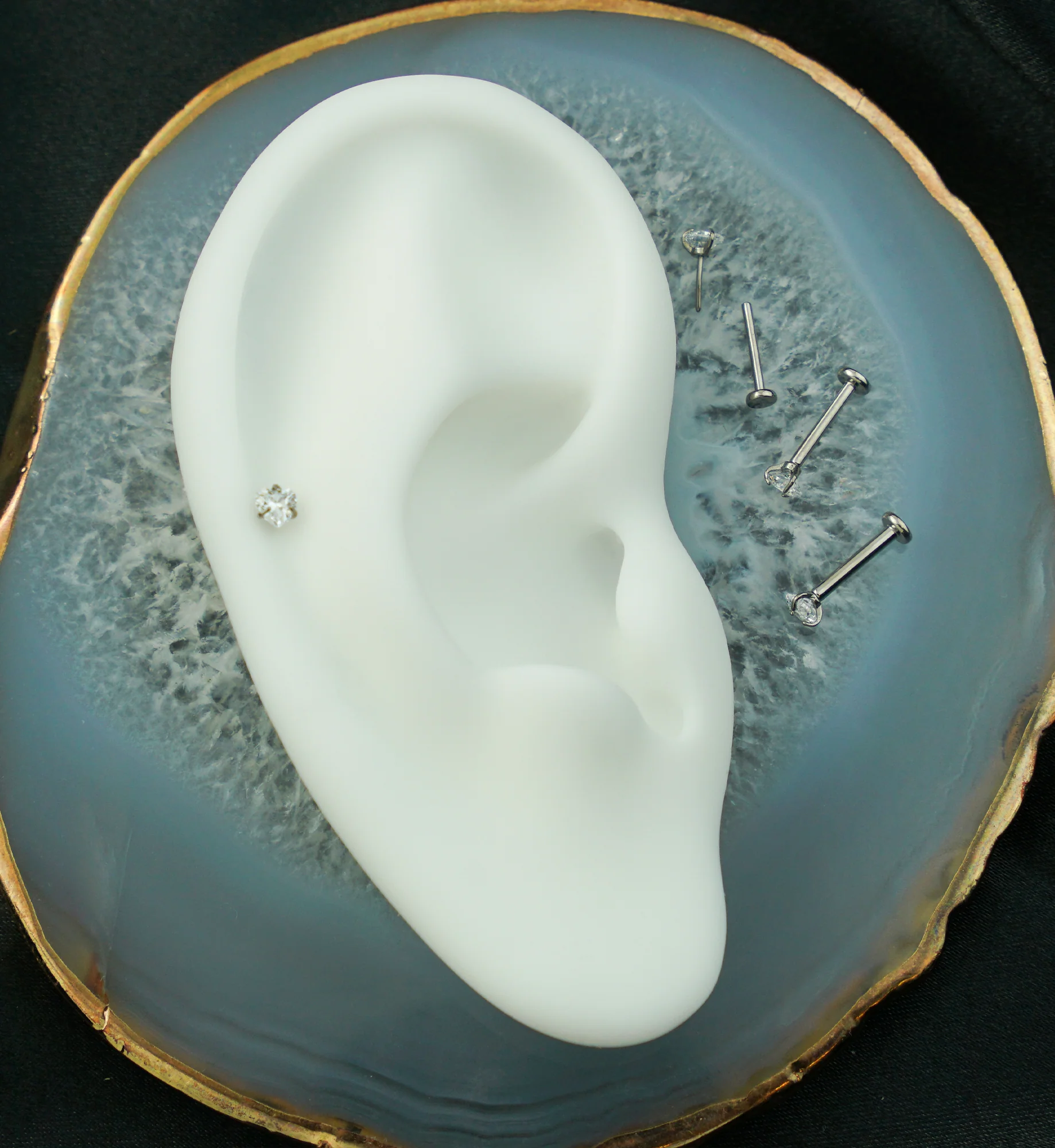 Heart Prong Clear CZ Titanium Threadless Labret - Image 2