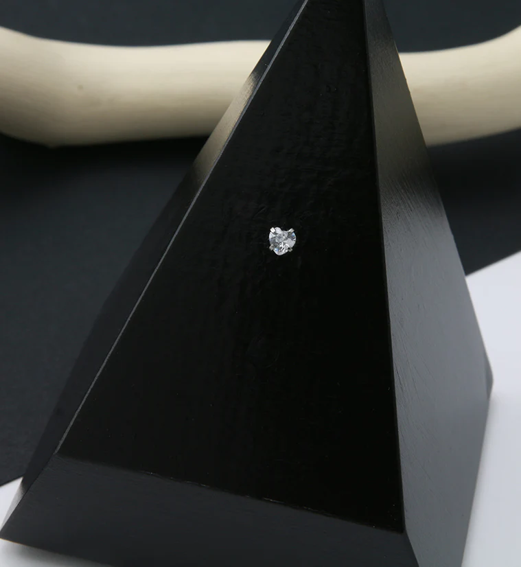 Heart Prong CZ Threadless Top - Image 2