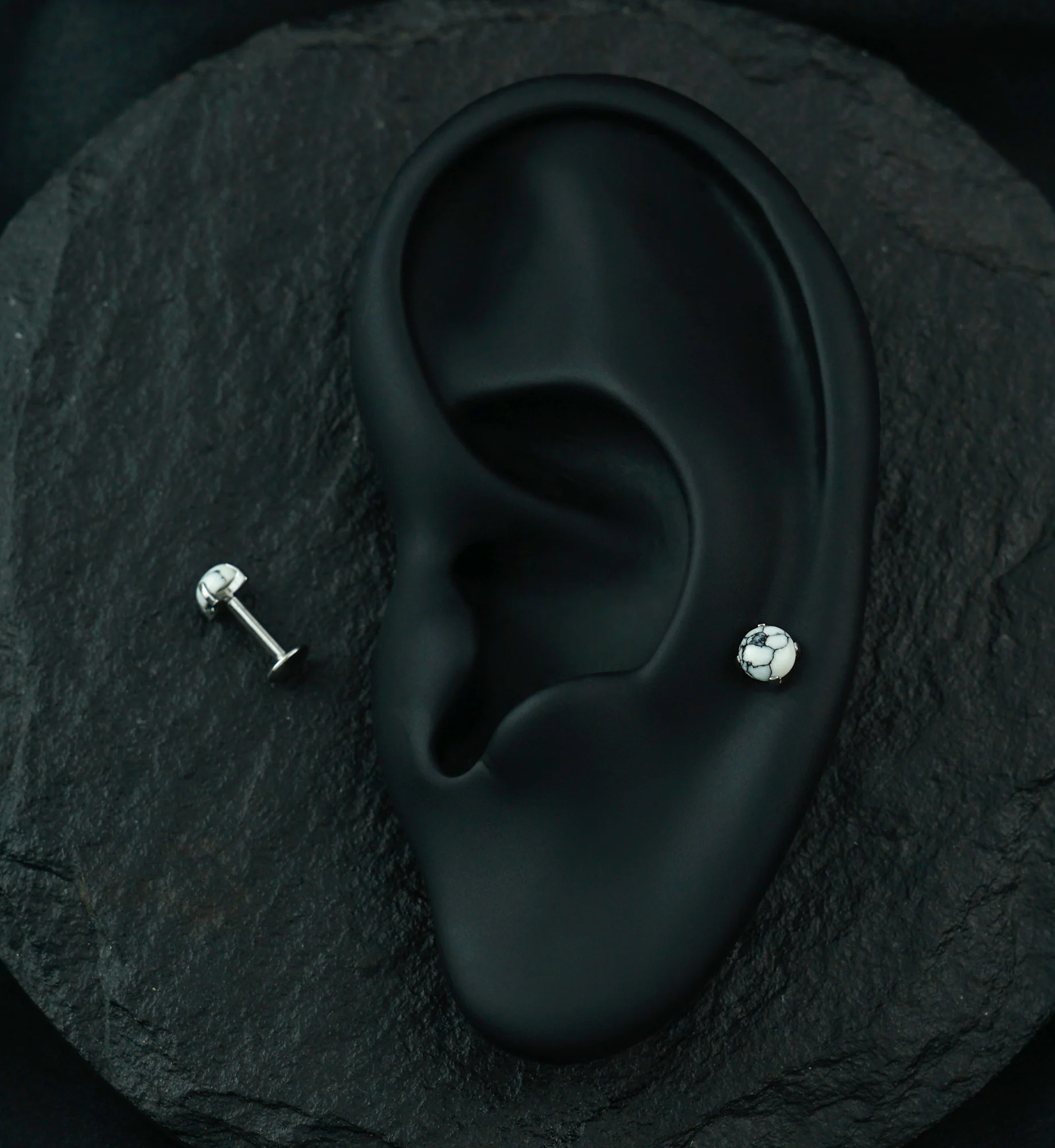 Howlite Stone Prong Top Internally Threaded Labret - Image 2