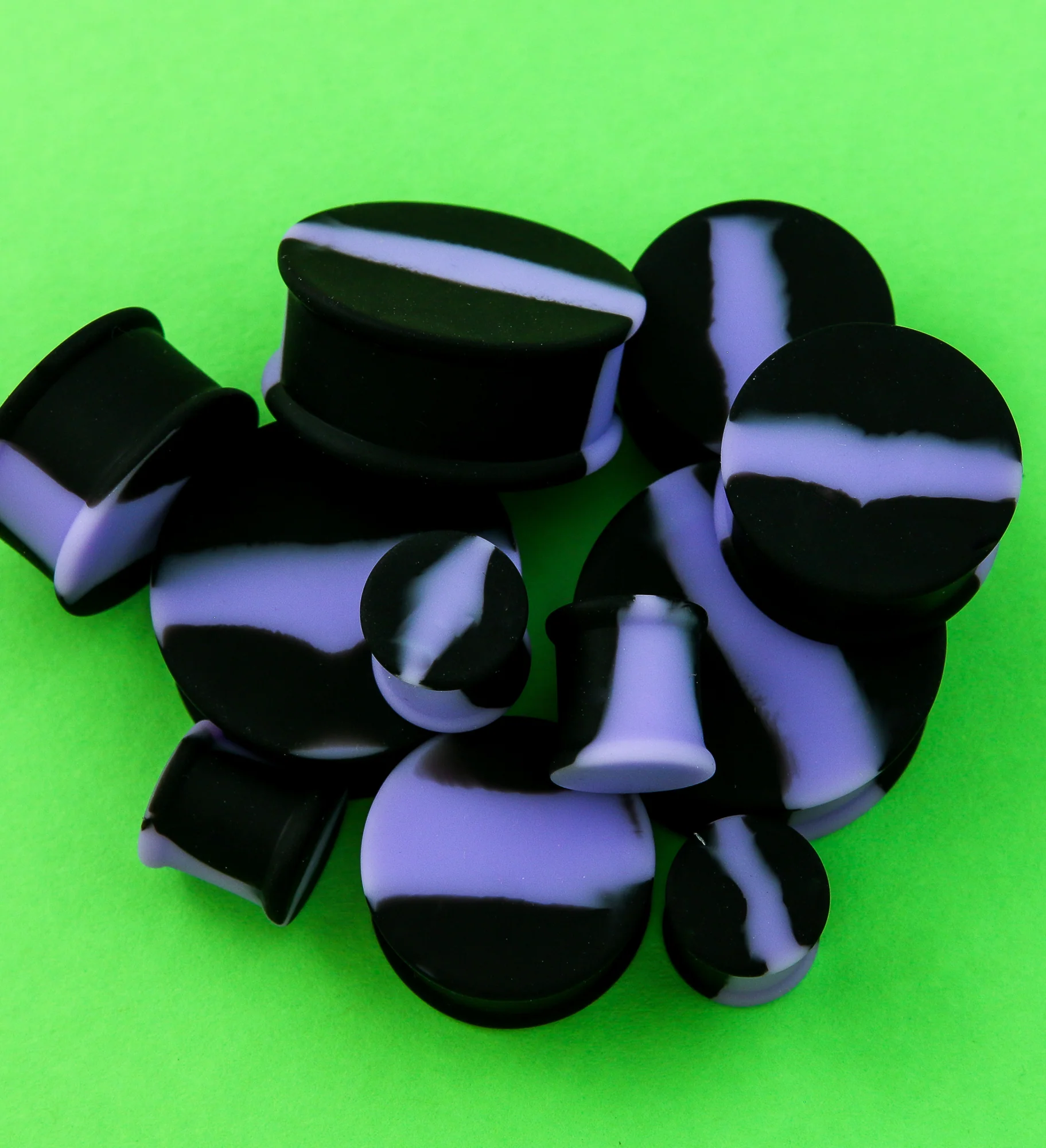 Lavender And Black Double Flare Silicone Plugs - Image 2