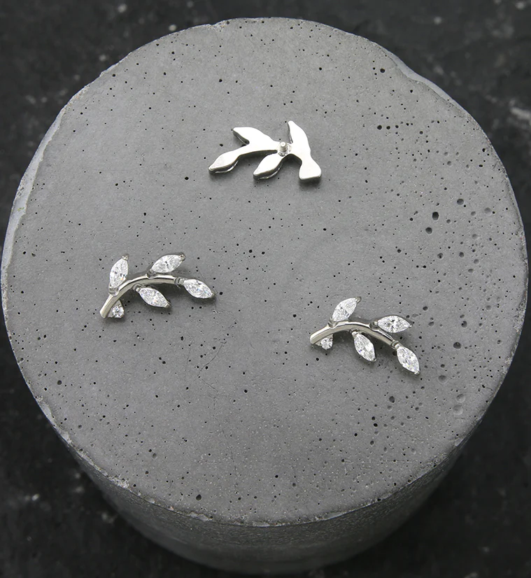 Leaf Clear CZ Internally Threaded Titanium Top - Image 2