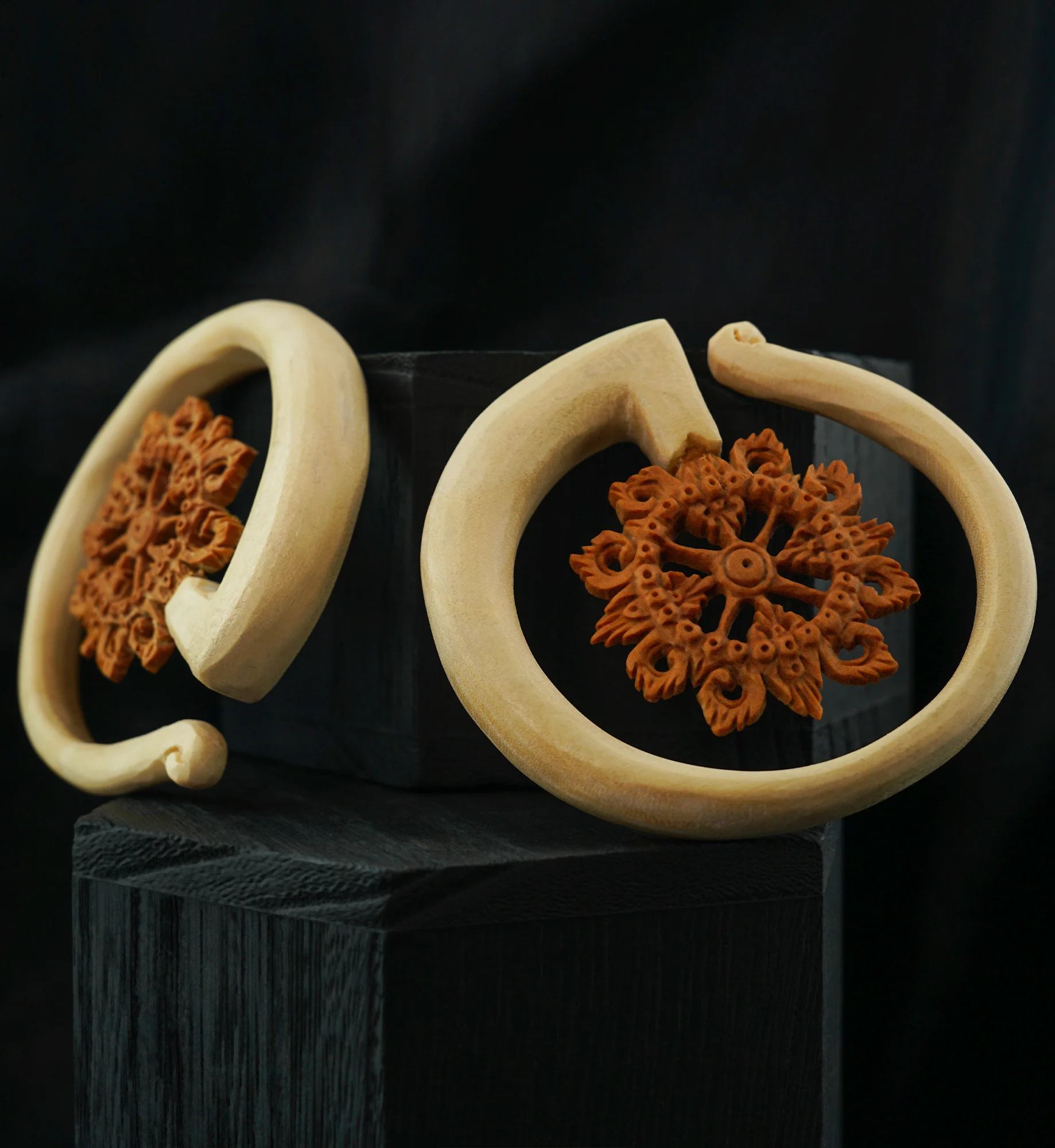 Lineal Flare Double Wood Hangers - Image 2