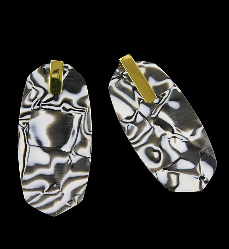 Oblate Black & White Schizo Hangers - Image 2