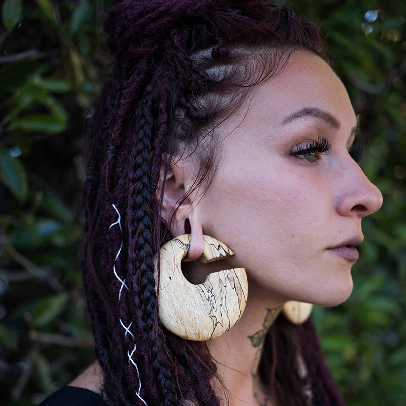Ocean Resin Annular Hoop Areng Wooden Hangers - Image 6