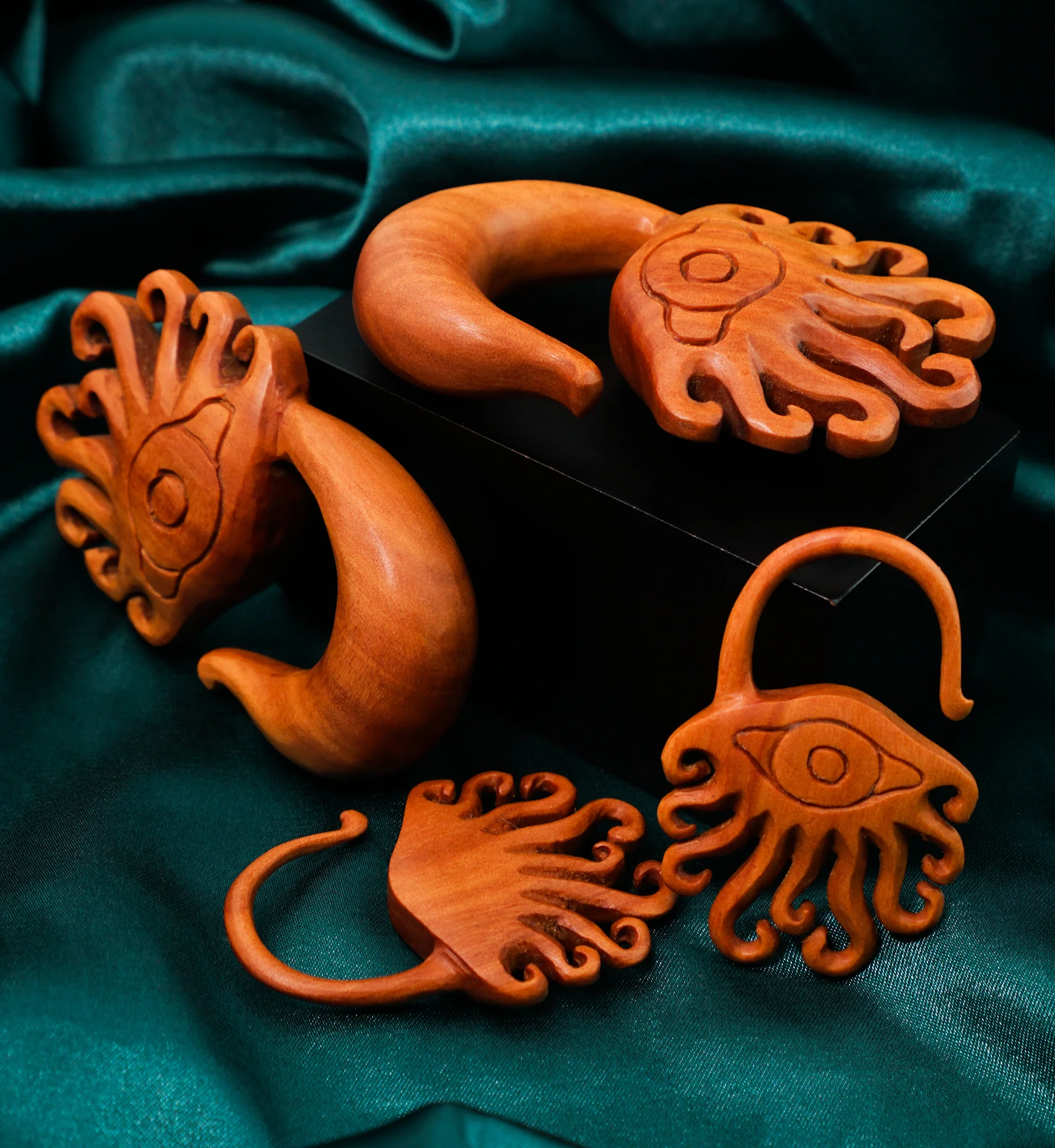 Ocular Wooden Spiral Hangers - Image 4