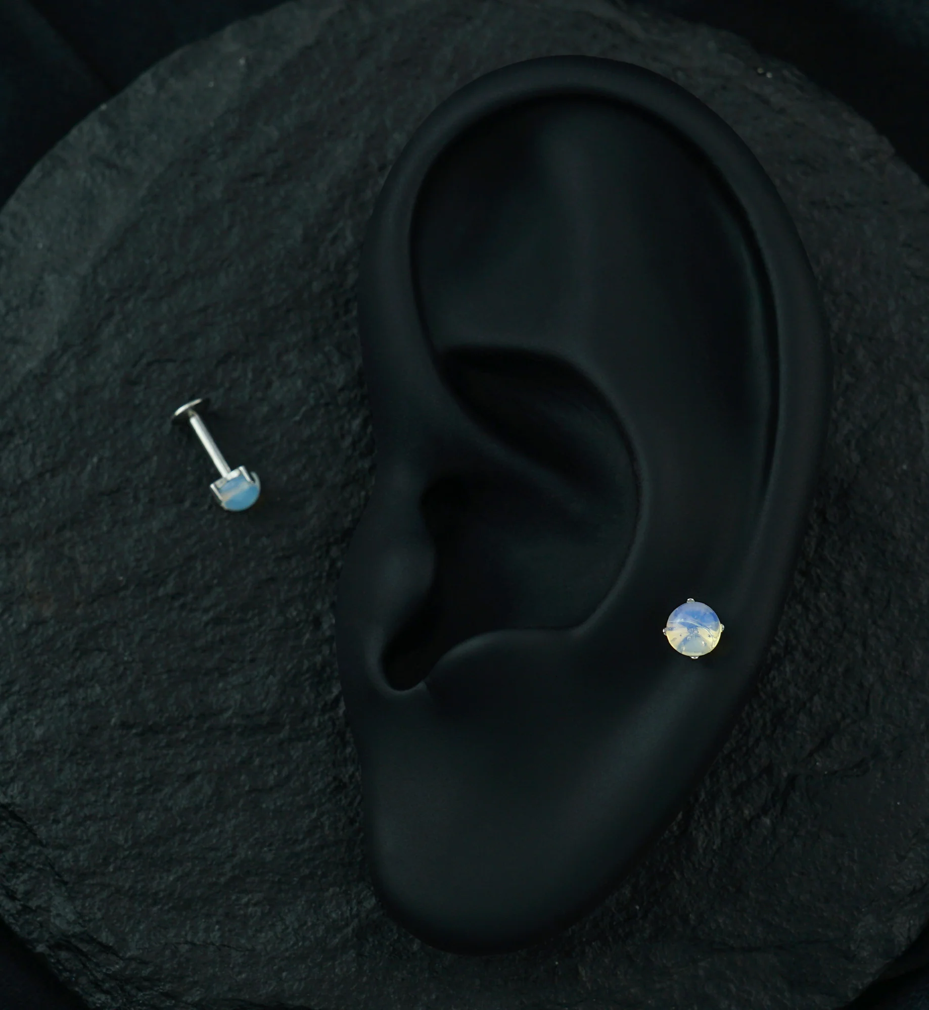 Opalite Glass Prong Top Internally Threaded Labret - Image 3