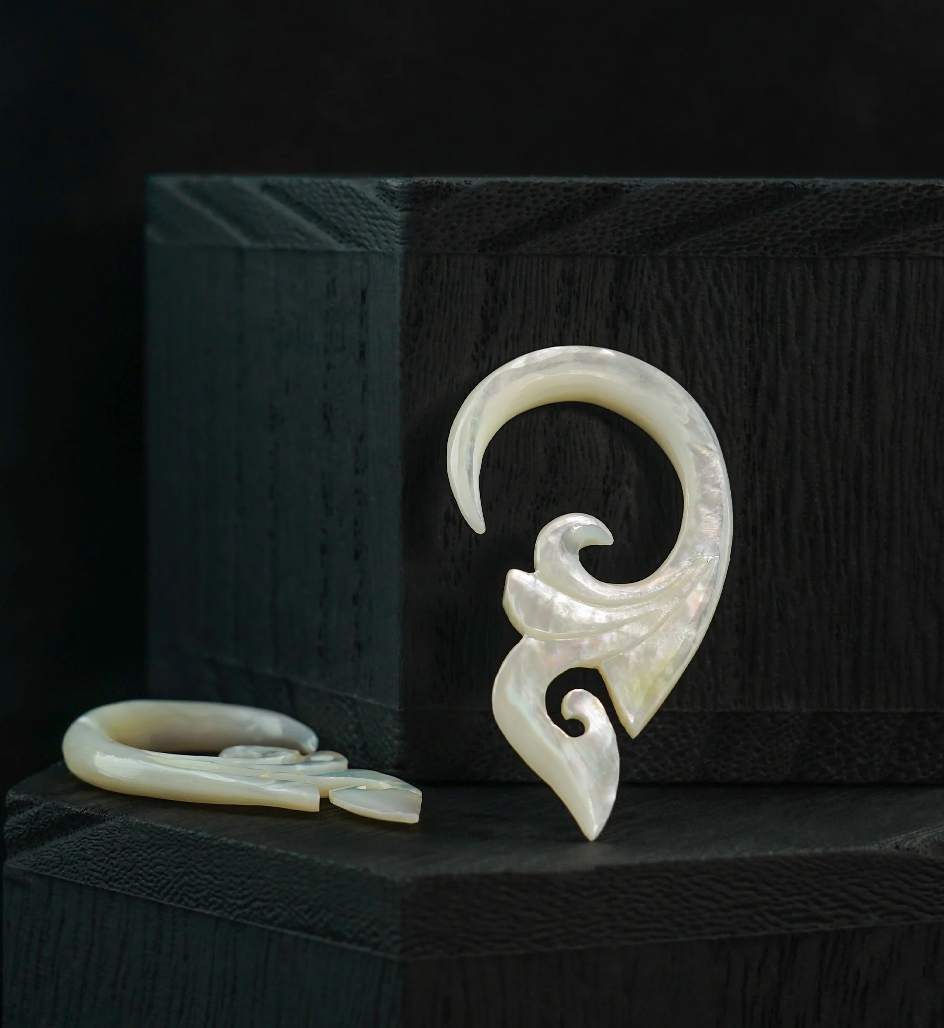 Ornamental Mother of Pearl Hangers - Image 2