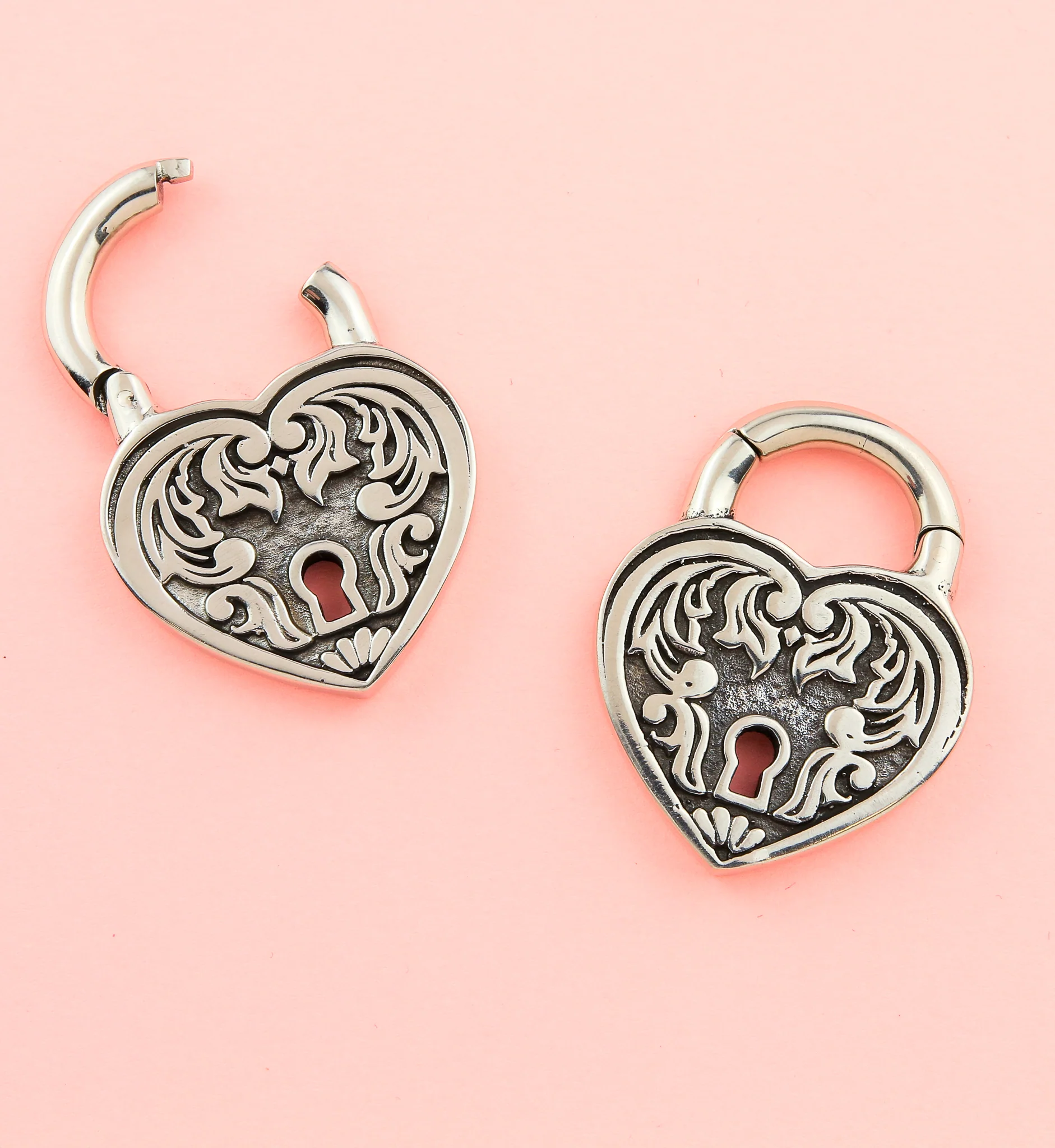 Ornate Heart Lock White Brass Hinged Ear Weights - Image 2