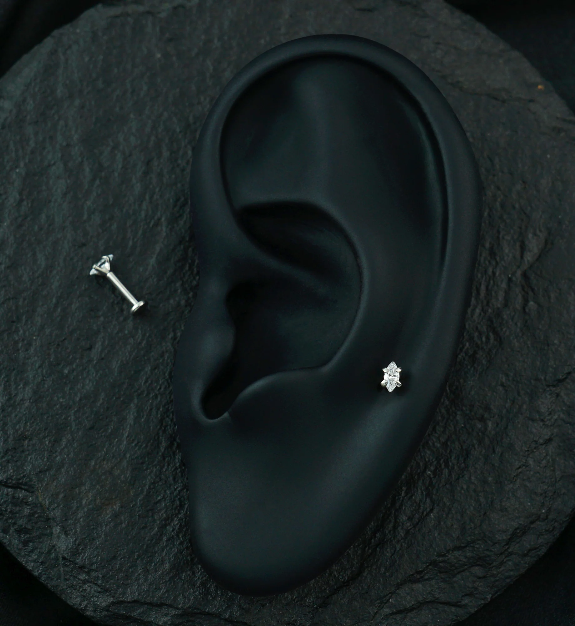 Oval CZ Prong Internally Threaded Labret - Image 2