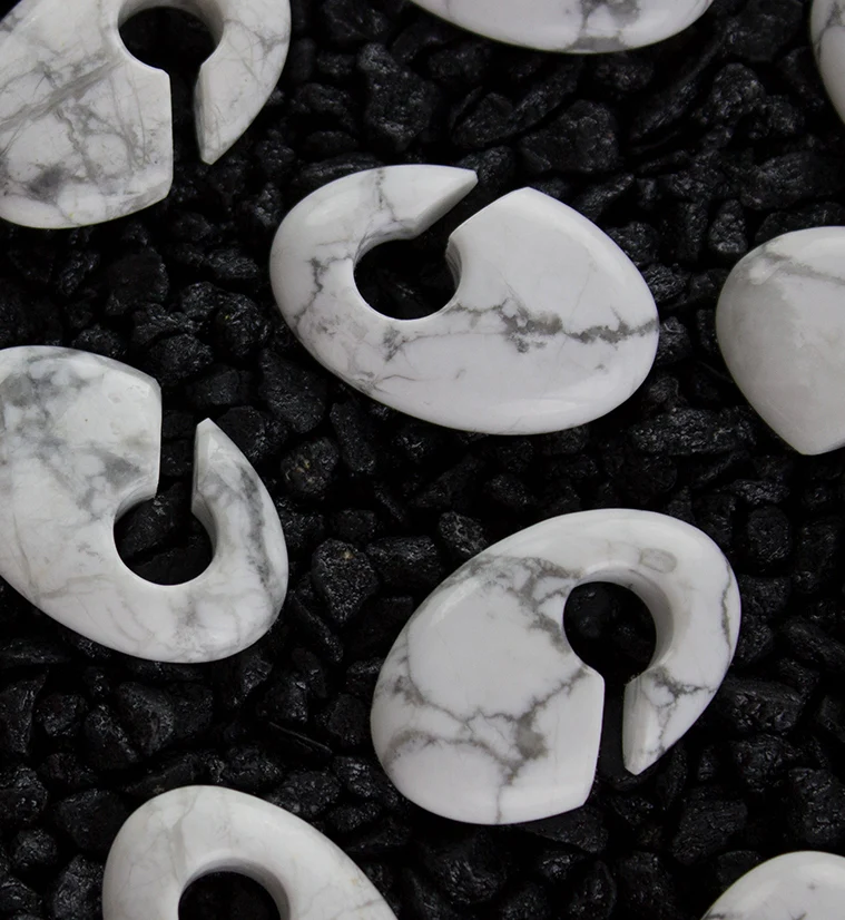 Ovaloid White Howlite Stone Ear Weights - Image 3