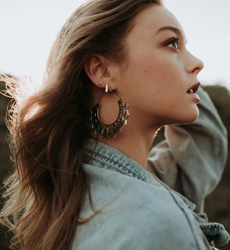 Palmette Titanium Hangers - Earrings - Image 4