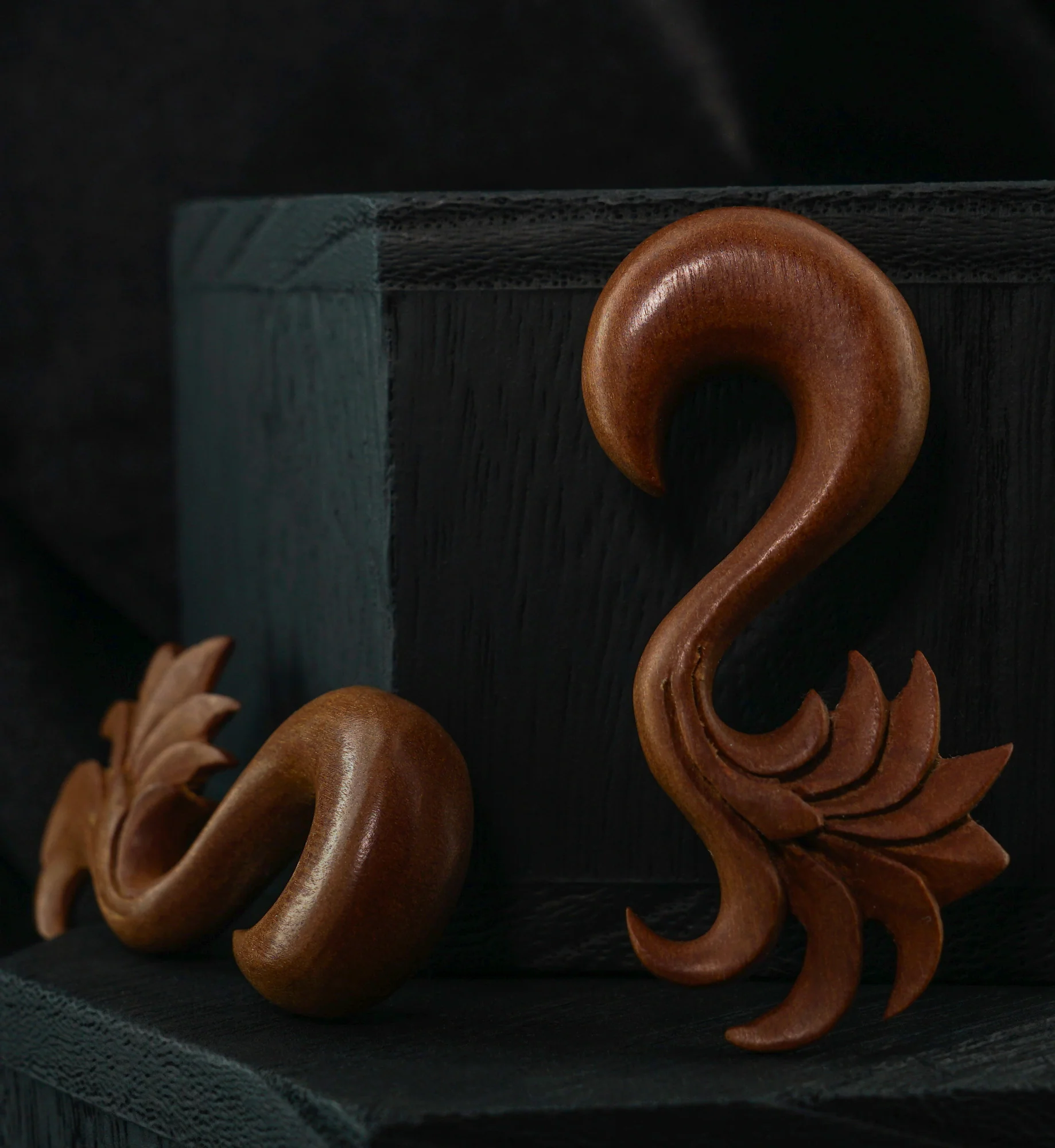 Palmetto Wooden Saba Hangers - Image 2