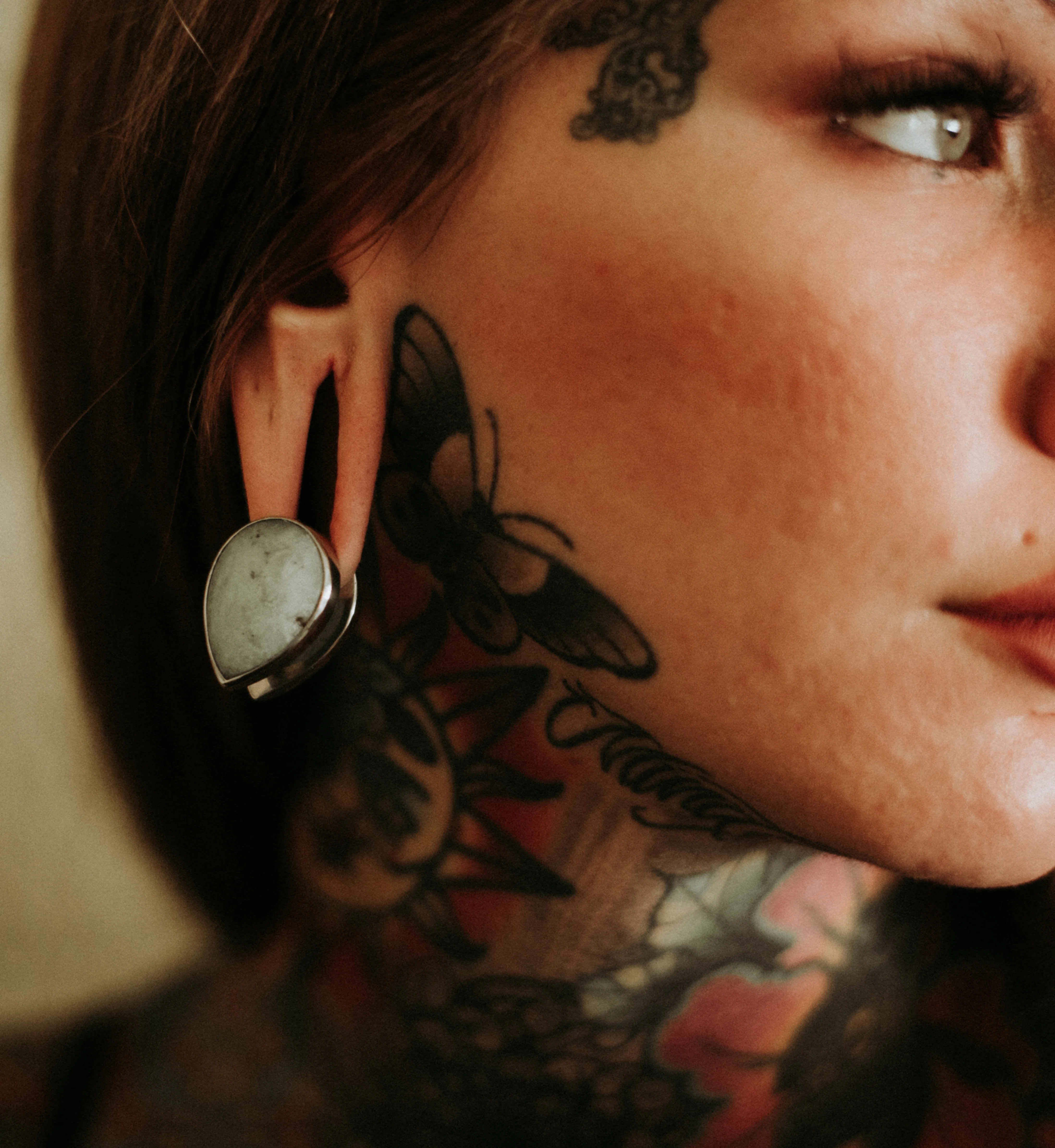 Peak Chrysoprase Stone White Brass Ear Weights - Image 5