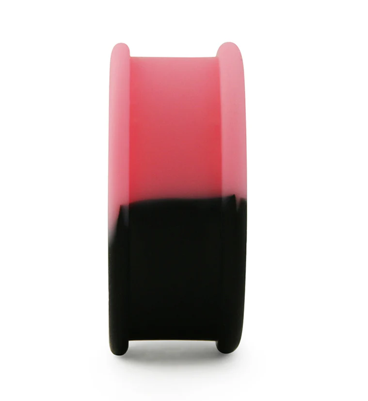 Pink And Black Double Flare Silicone Tunnel Plugs - Image 4