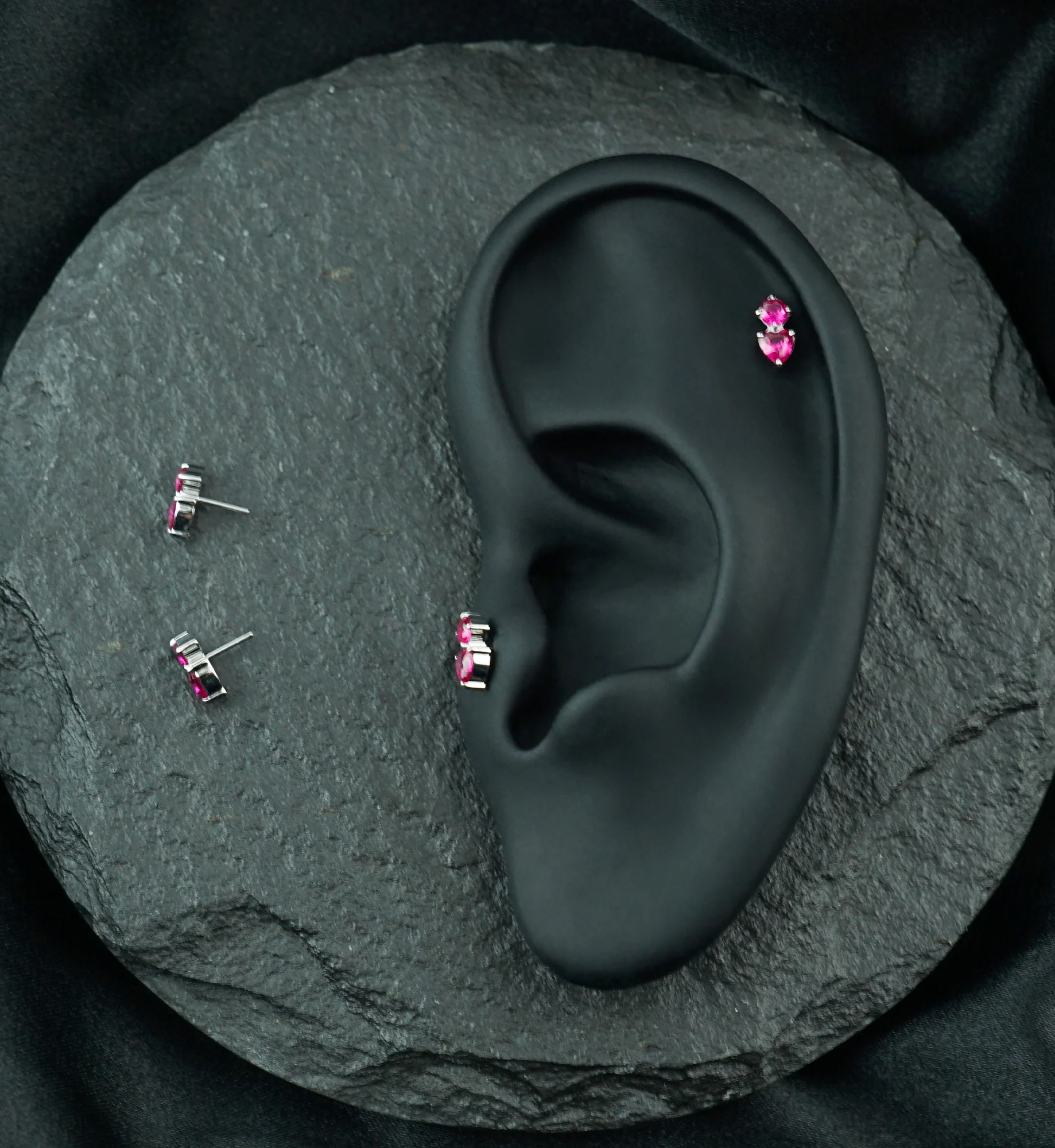 Platinum PVD Round and Heart Fuchsia CZ Titanium Threadless Top - Image 3