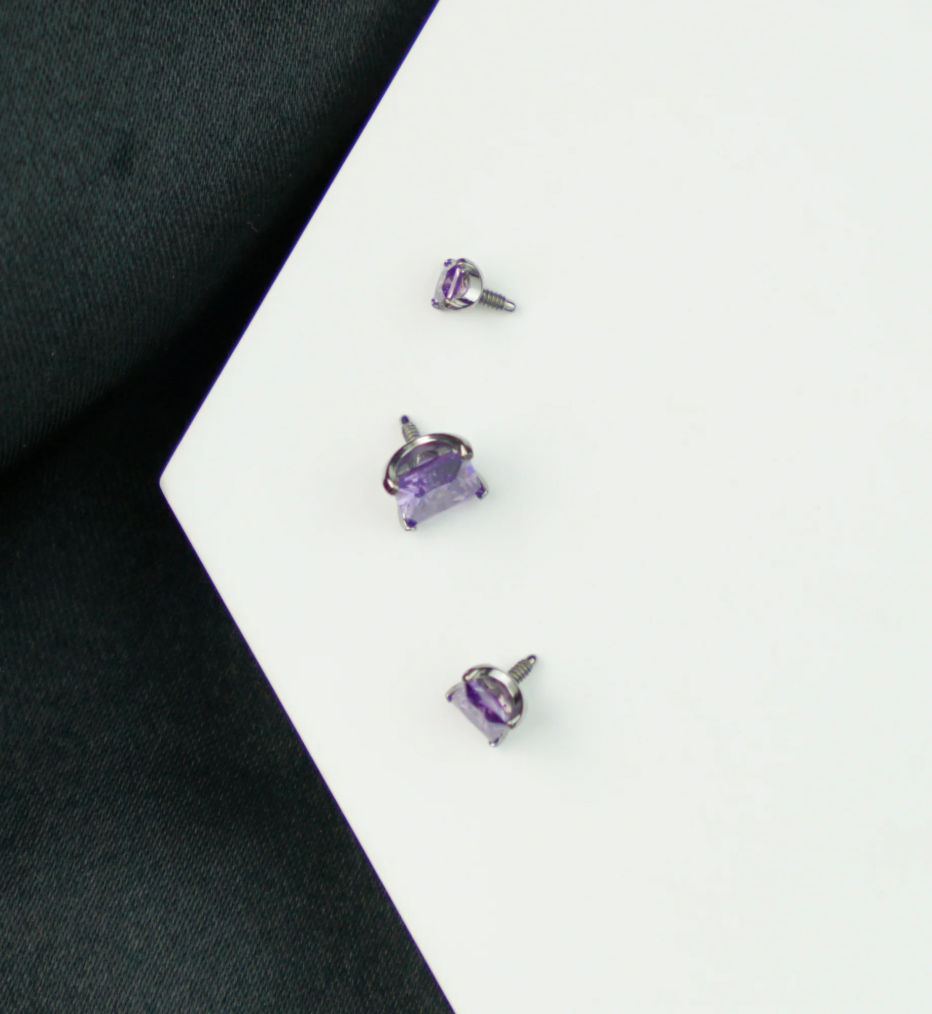 Princess Amethyst CZ Internally Threaded Titanium Top - Image 2
