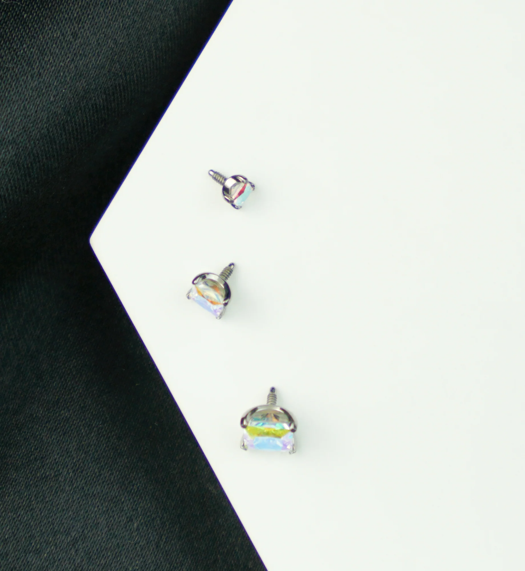 Princess Rainbow Aurora CZ Internally Threaded Titanium Top - Image 2