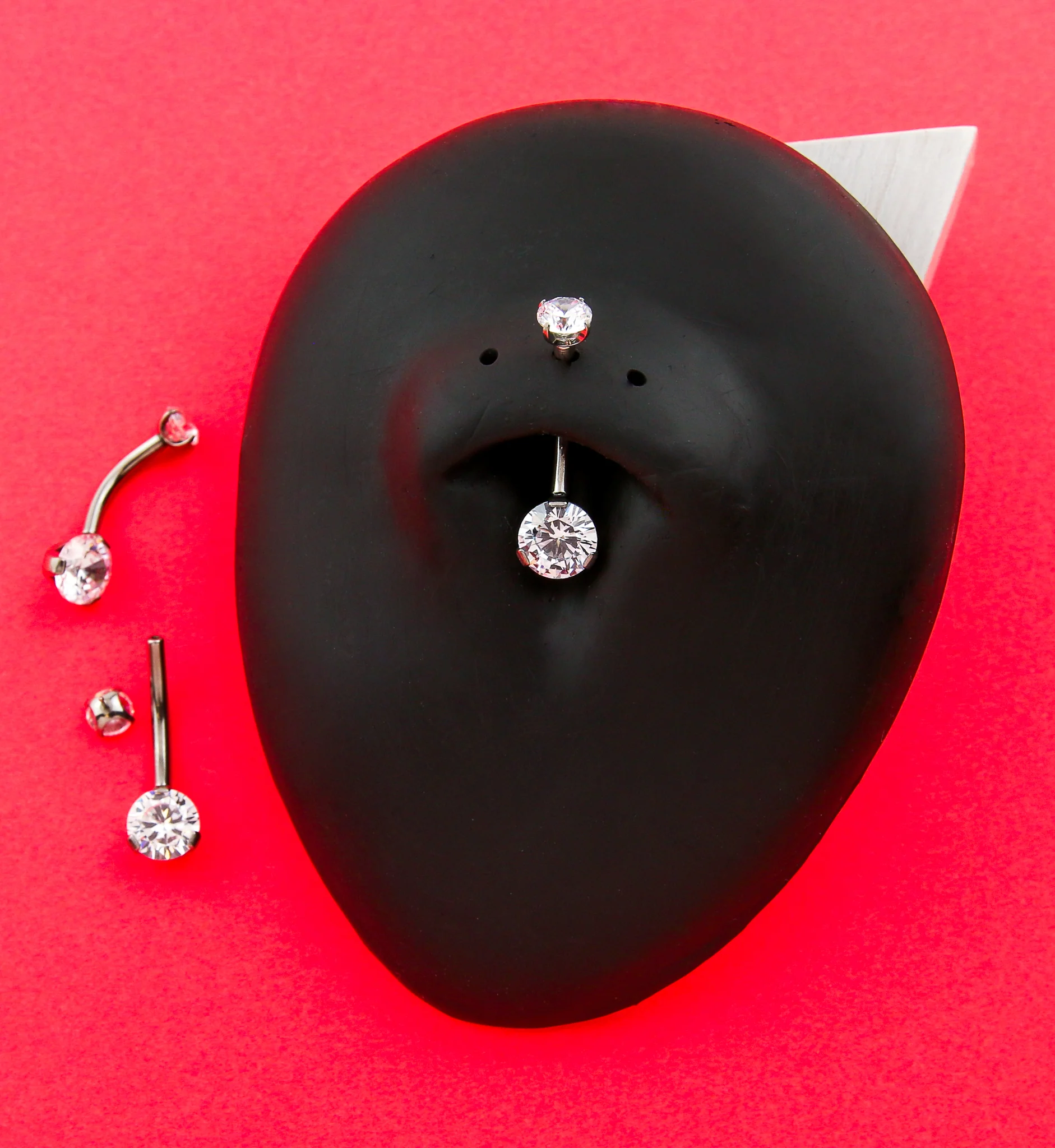 Prong Clear CZ Titanium Threadless Belly Button Ring - Image 2