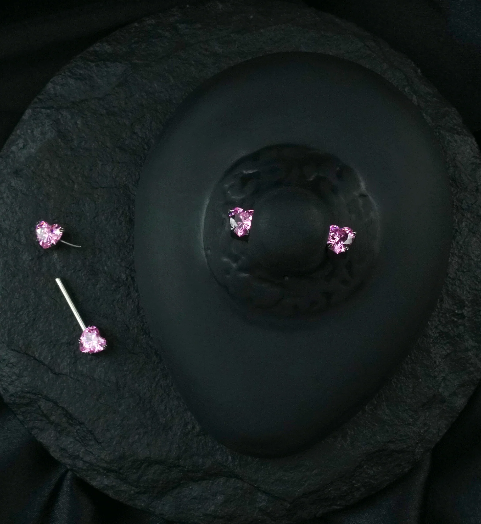 Prong Heart Pink CZ Threadless Titanium Nipple Barbell - Image 2