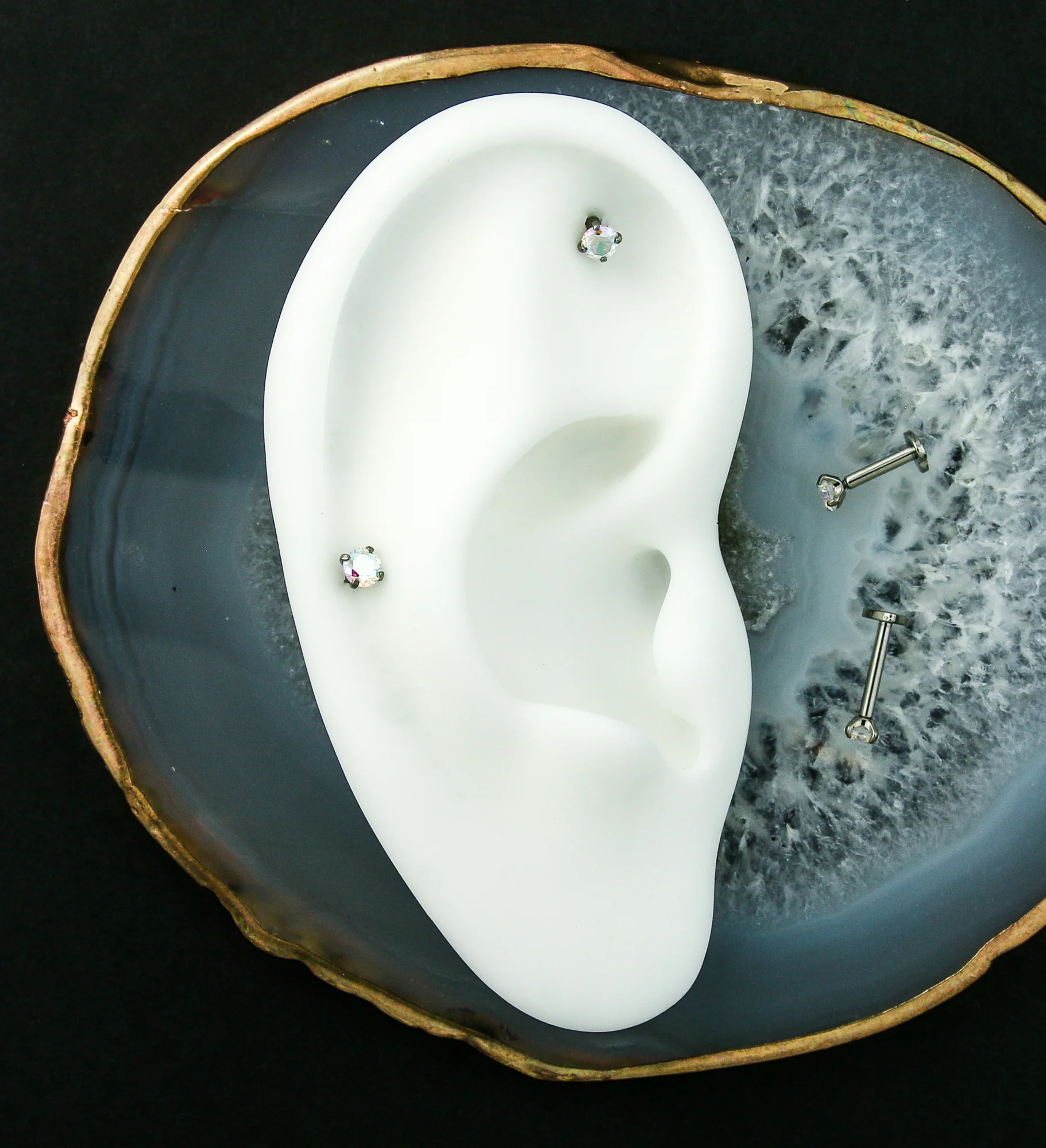 Prong Rainbow Aurora CZ Internally Threaded Titanium Heart Disk Labret - Image 2