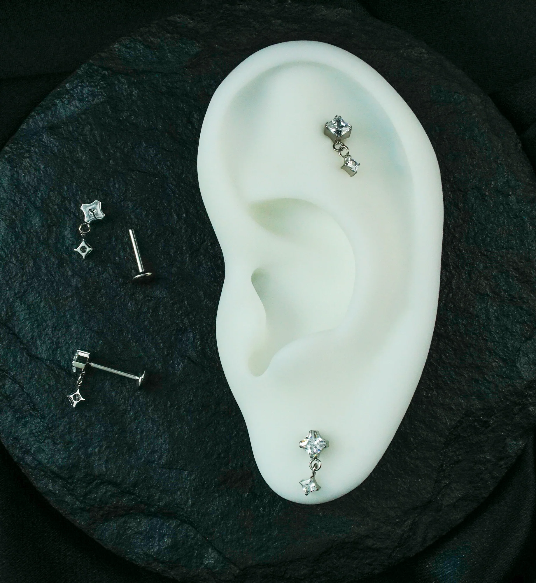 Prong Rhombus Clear CZ Dangle Titanium Convex Disk Labret - Image 2
