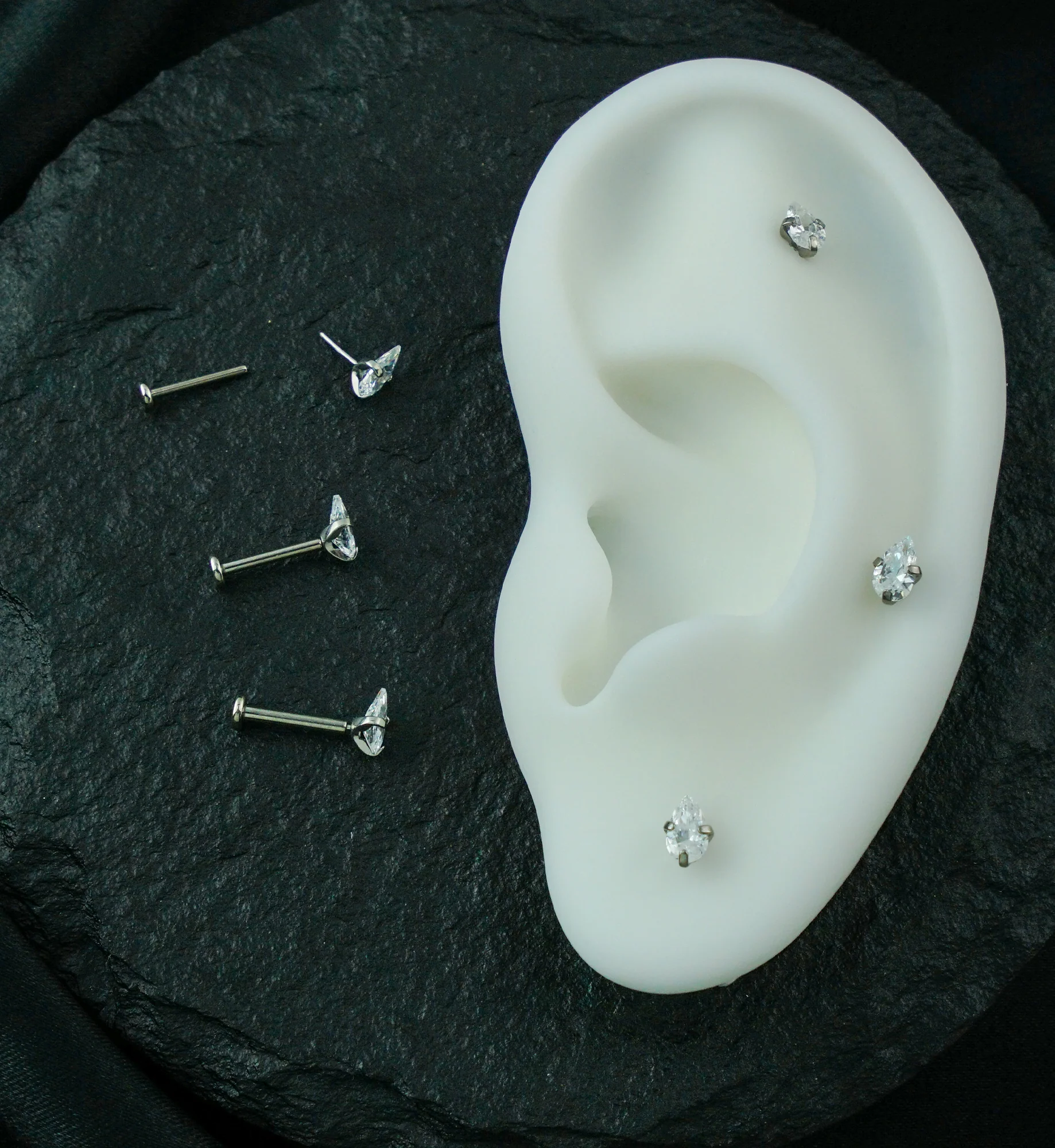 Prong Teardrop Clear CZ Threadless Titanium Flat Disk Labret - Image 2