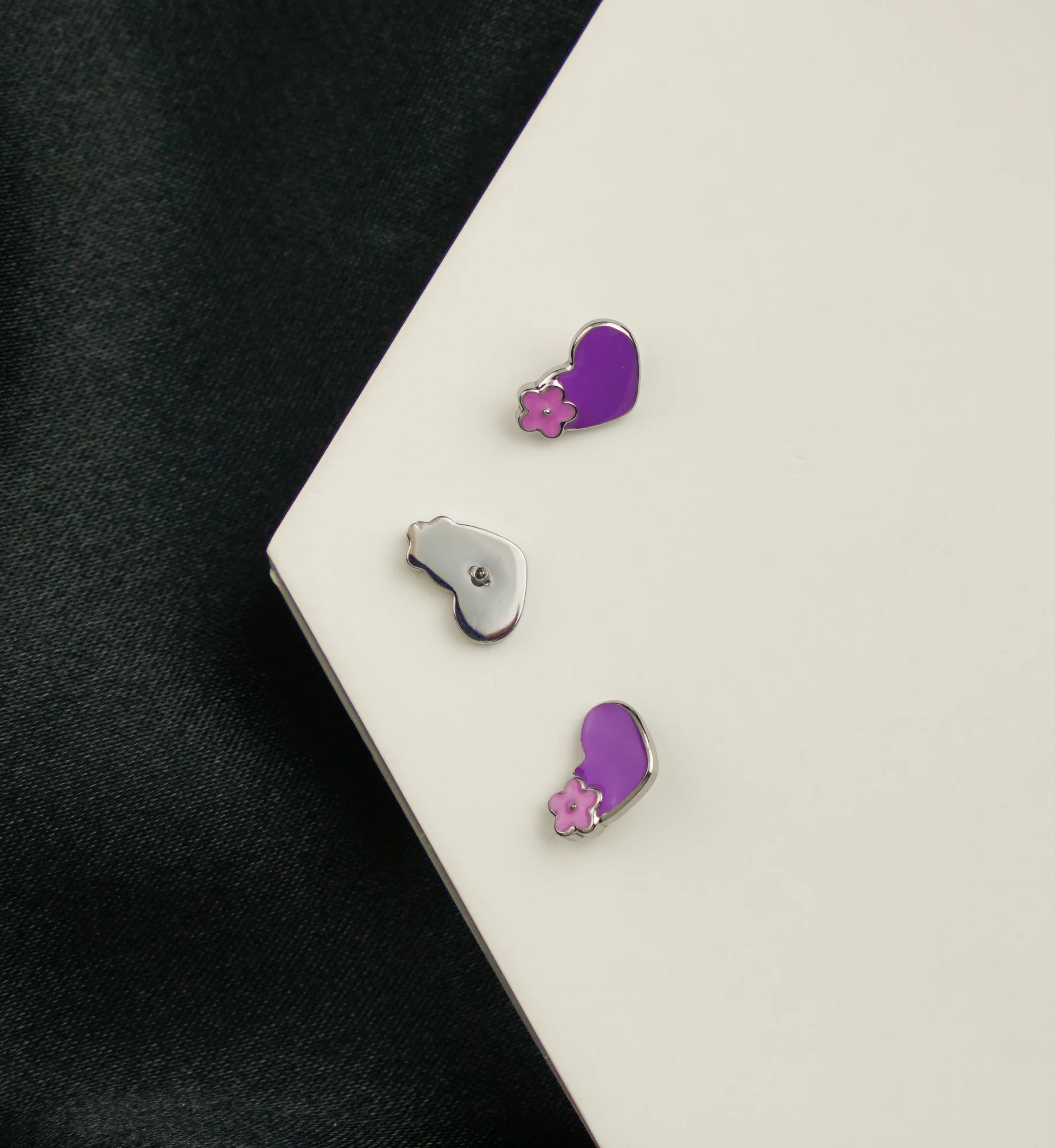 Purple Floral Heart Stainless Steel Internally Threaded Top - Image 2