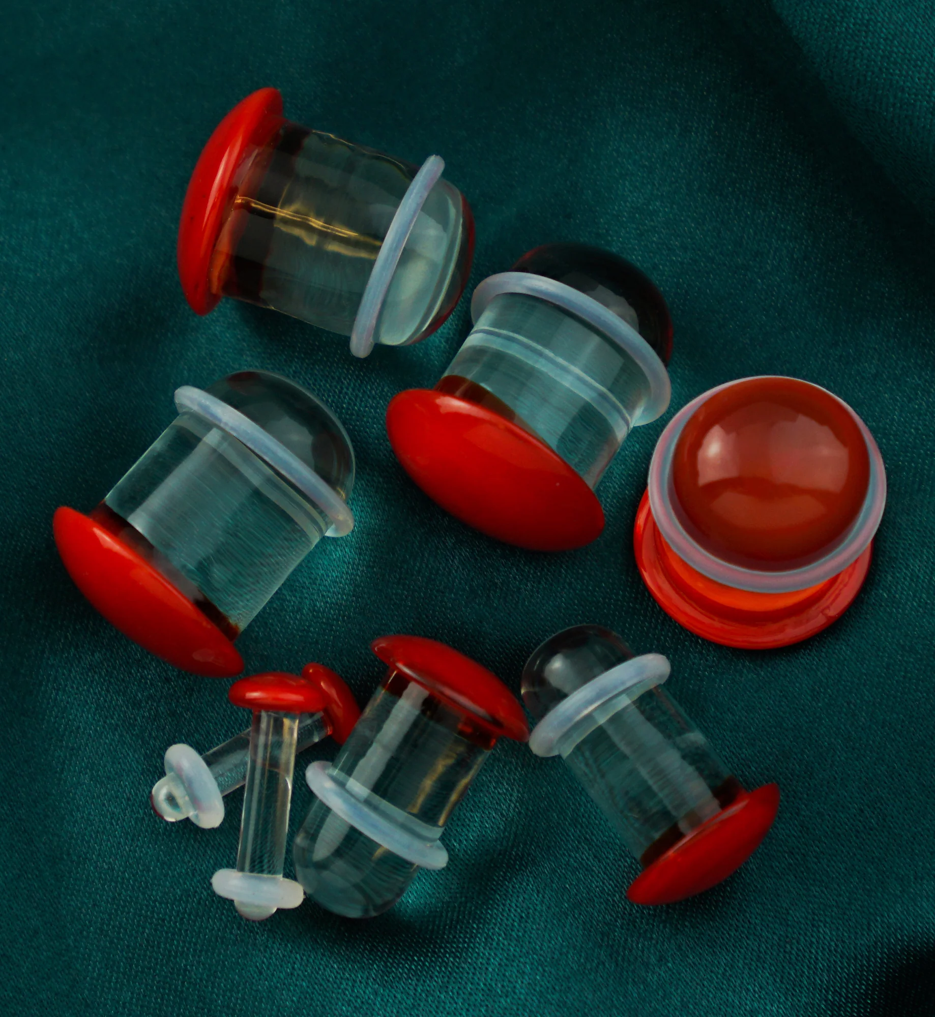 Red Color Front Single Flare Glass Plugs - Image 6