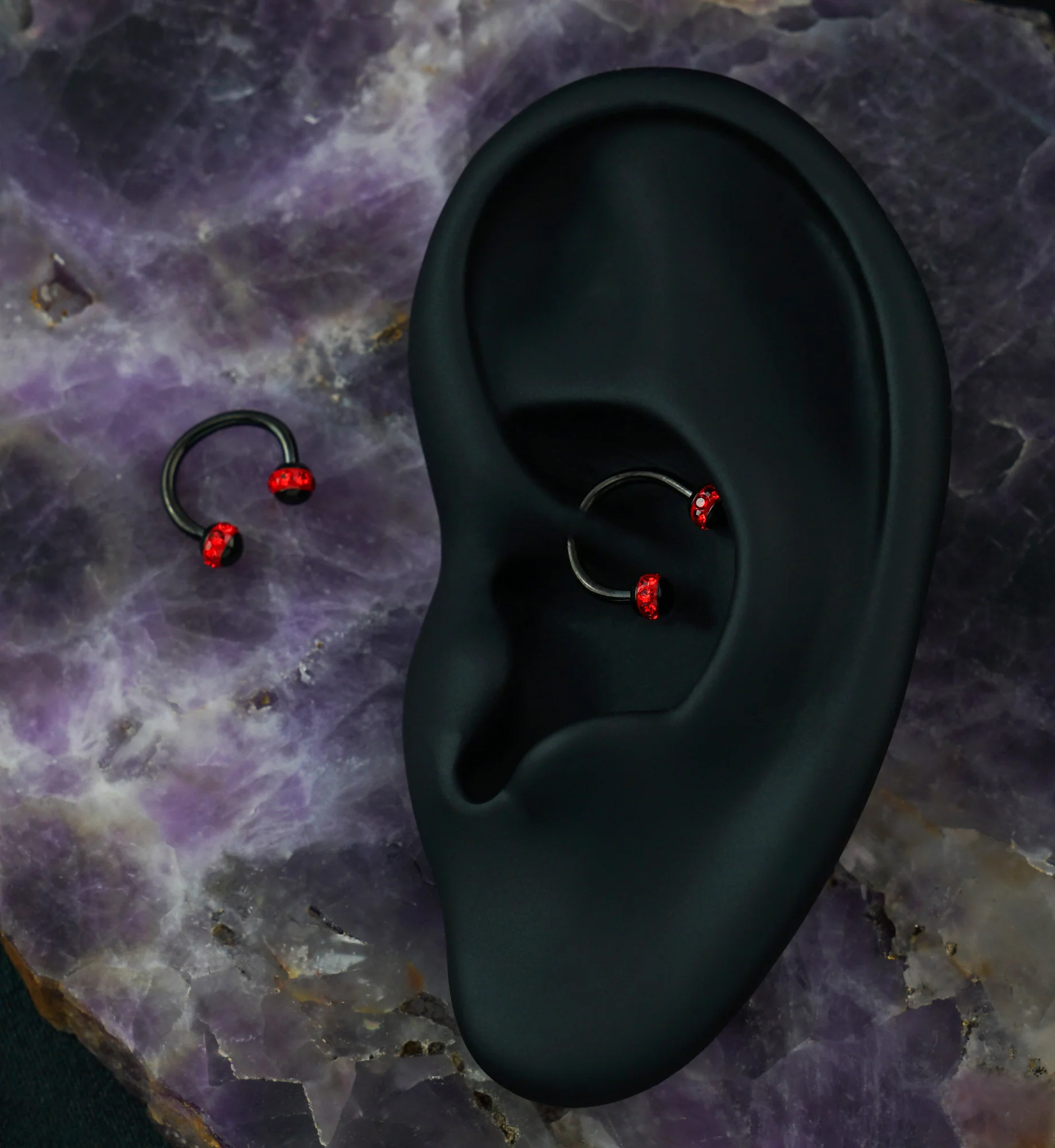 Red Gem Orb Black Circular Barbell - Image 4