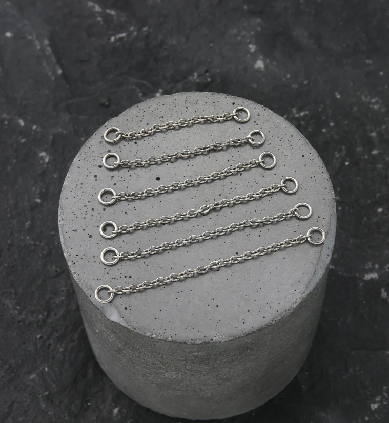 Rolo Titanium Nose & Cartilage Piercing Chain - Image 2
