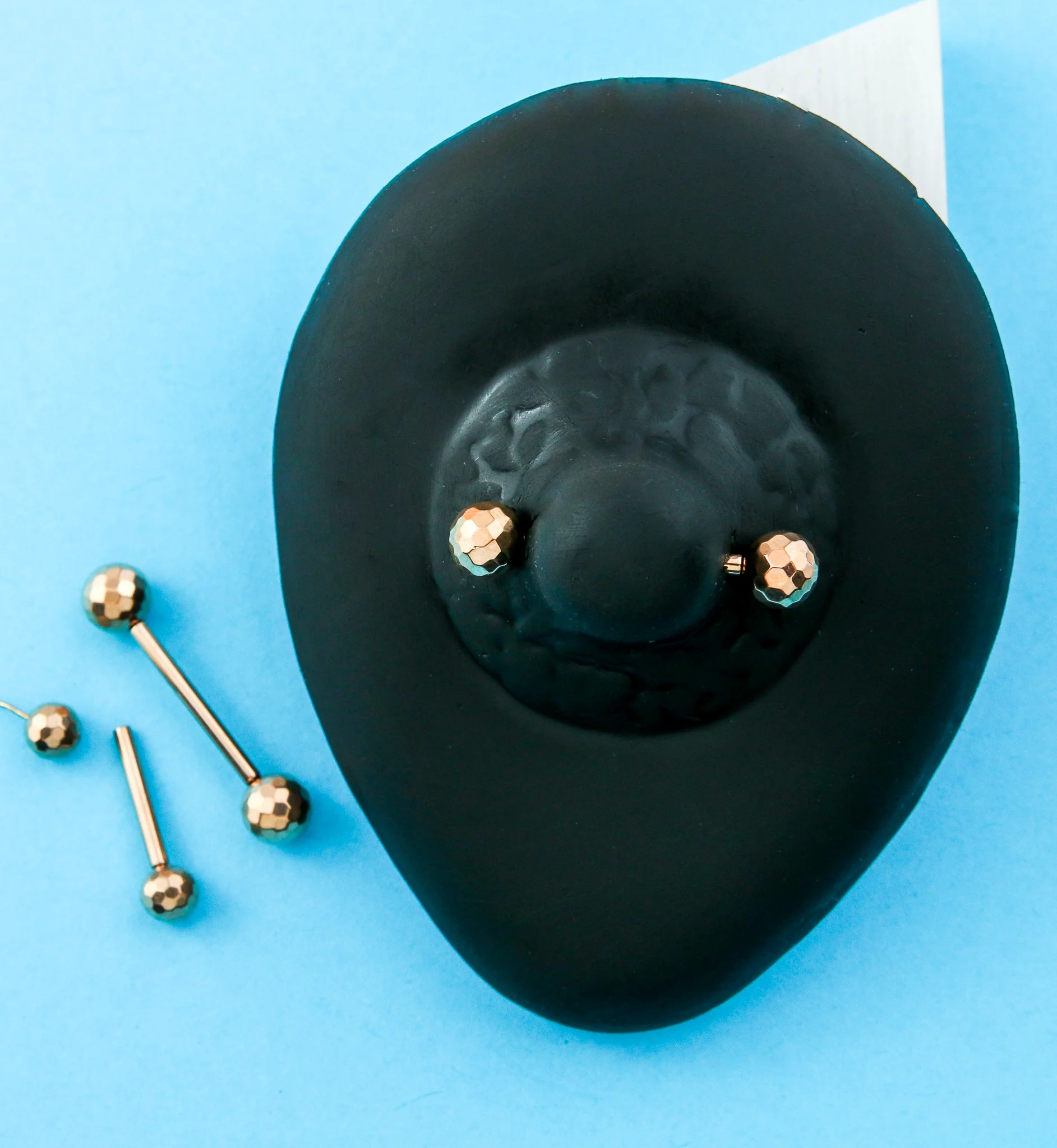 Rose Gold PVD Faceted Threadless Titanium Nipple Barbells - Image 2