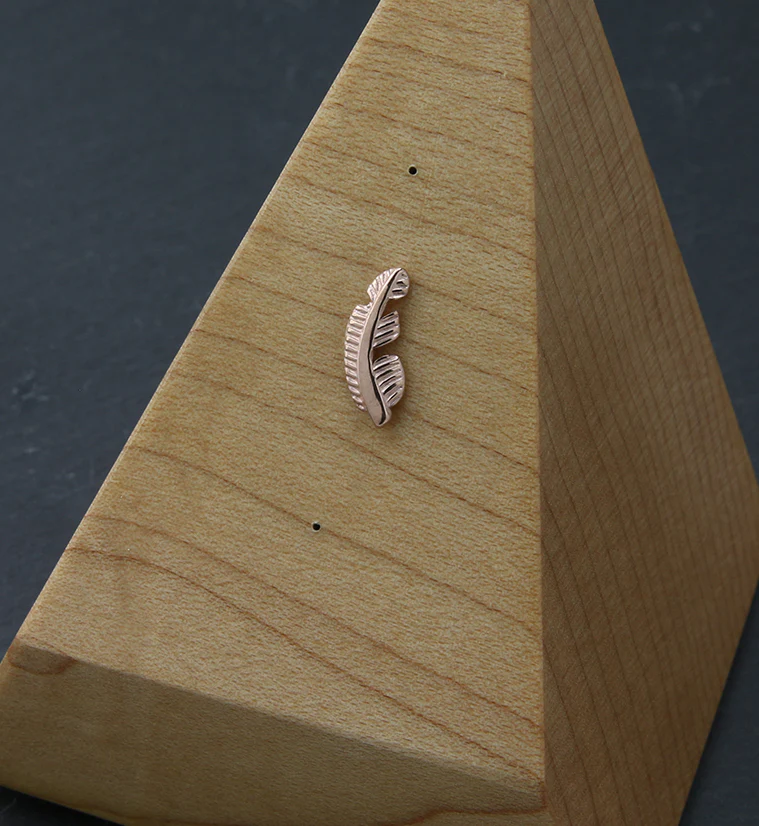 Rose Gold PVD Feather Threadless Titanium Top - Image 2