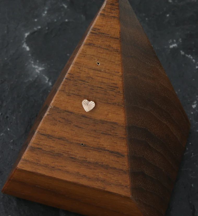 Rose Gold PVD Retro Heart Threadless Titanium Top - Image 2