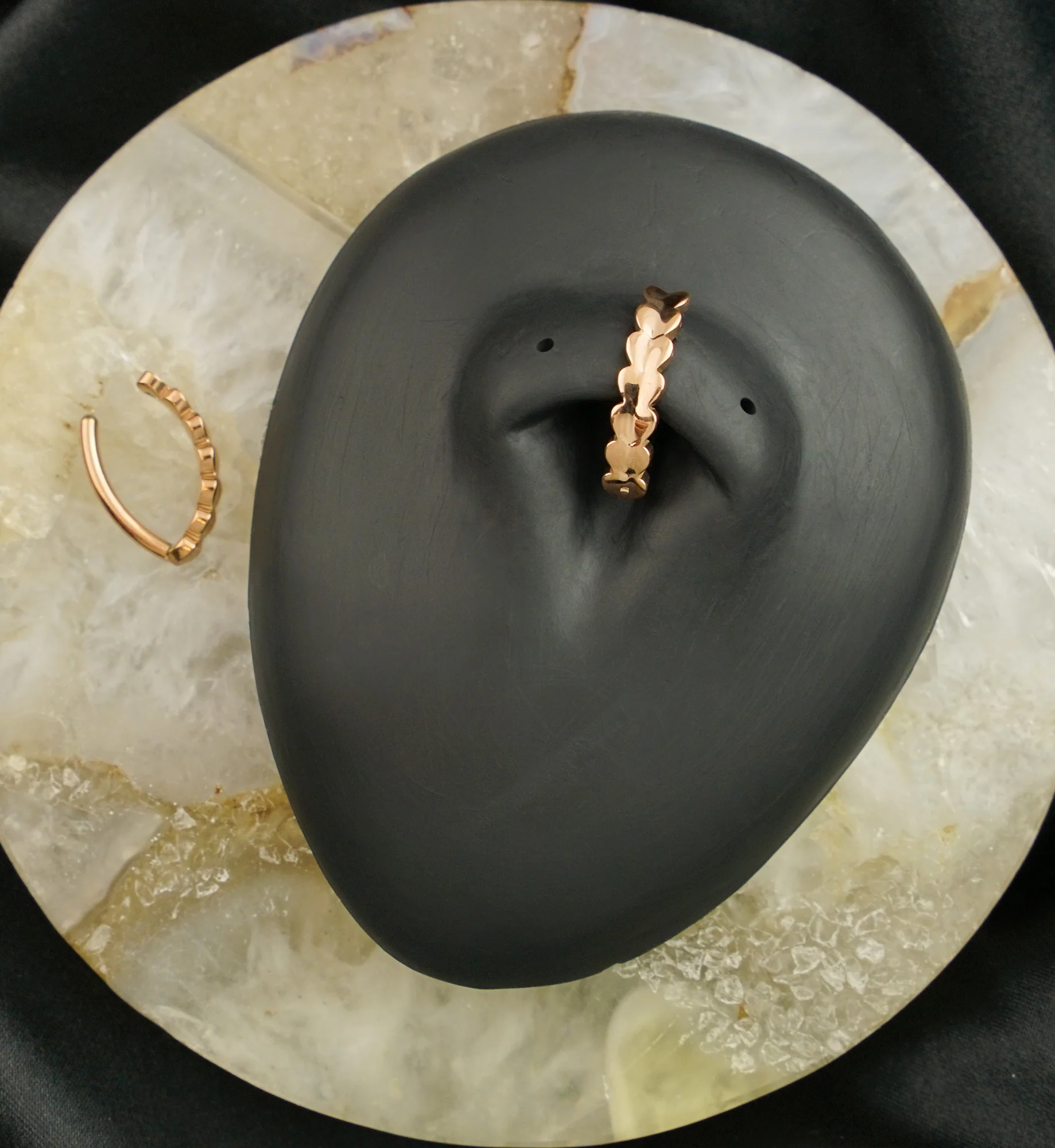 Rose Gold PVD Trail Of Hearts Titanium Hinged Belly Button Ring - Image 2