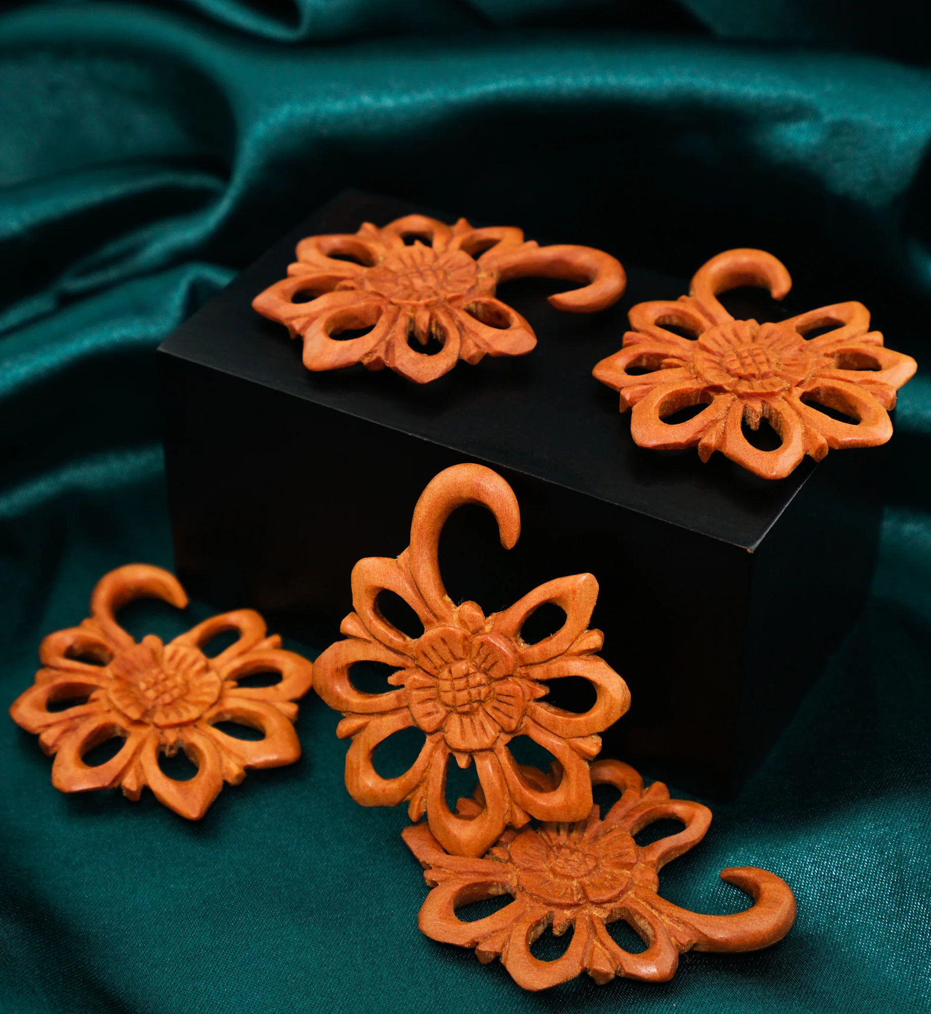 Saba Wood Blooming Flower Hanger Plugs - Image 8
