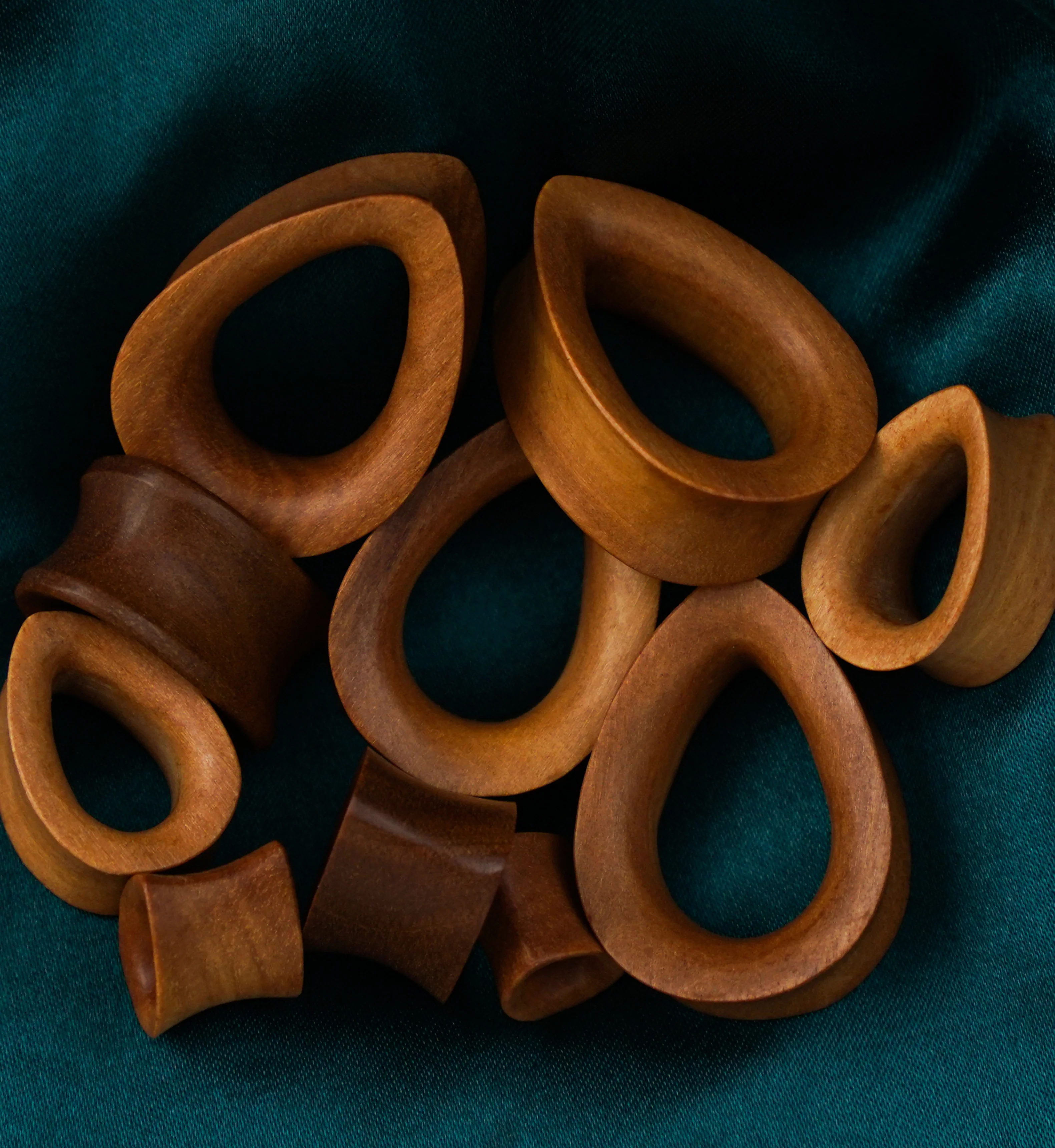 Saba Wood Teardrop Tunnels - Image 3