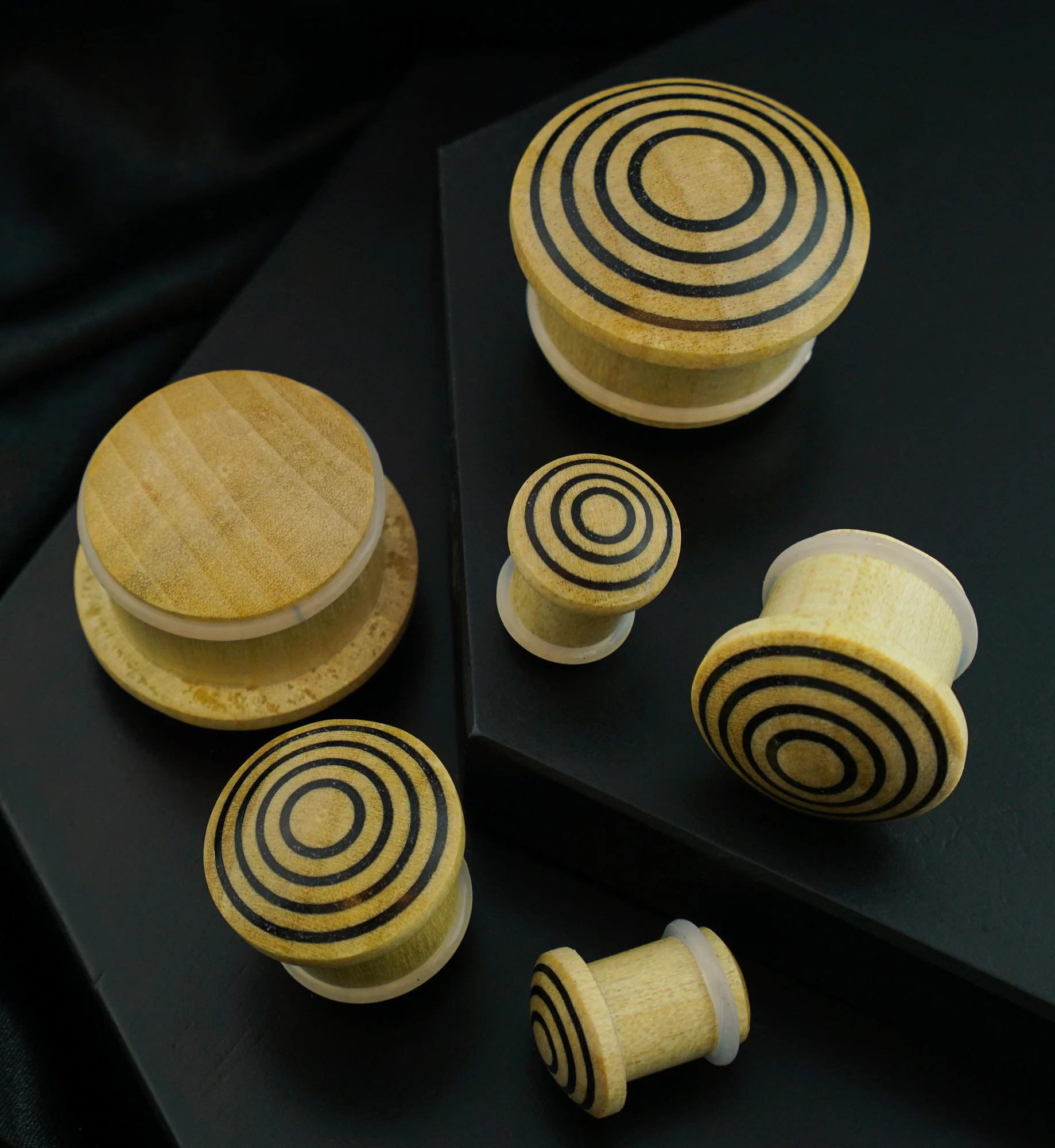 Single Flare Crocodile Wood Plugs with Triple Target Inlay - Image 2