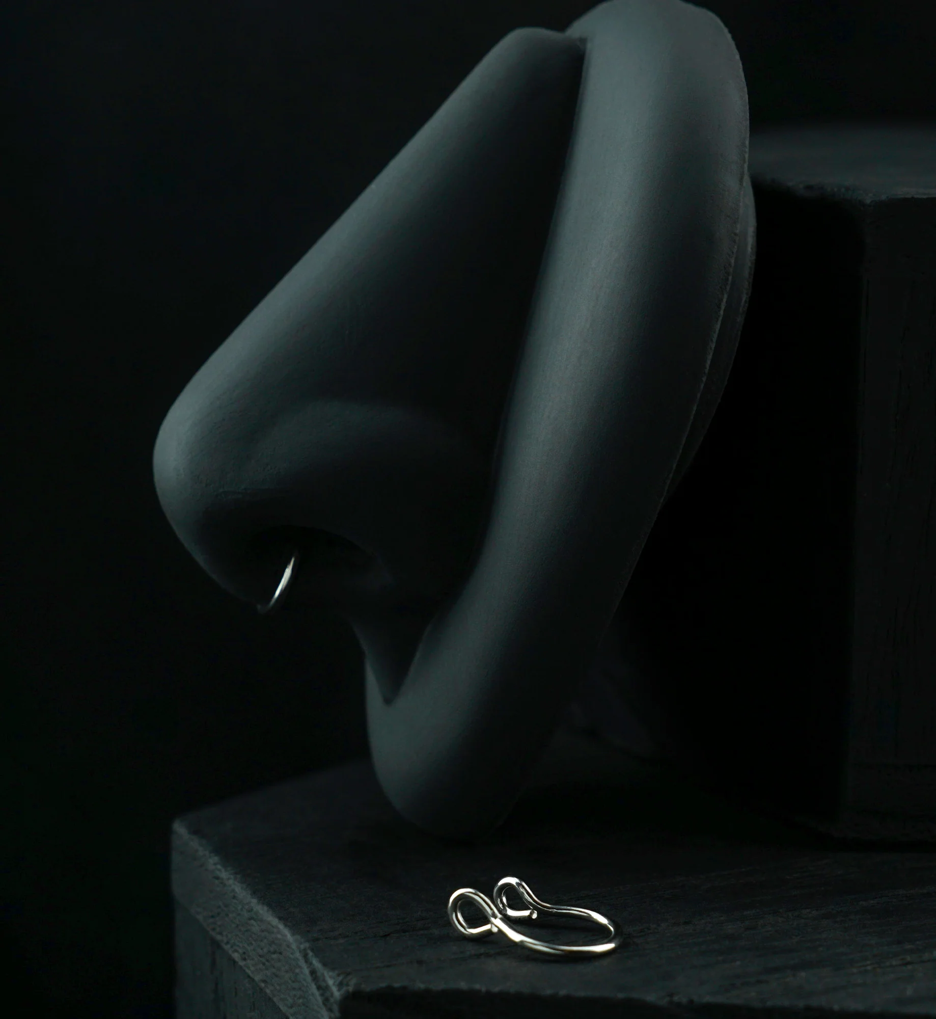 Single Hoop Stainless Steel Fake Septum Ring - Image 3