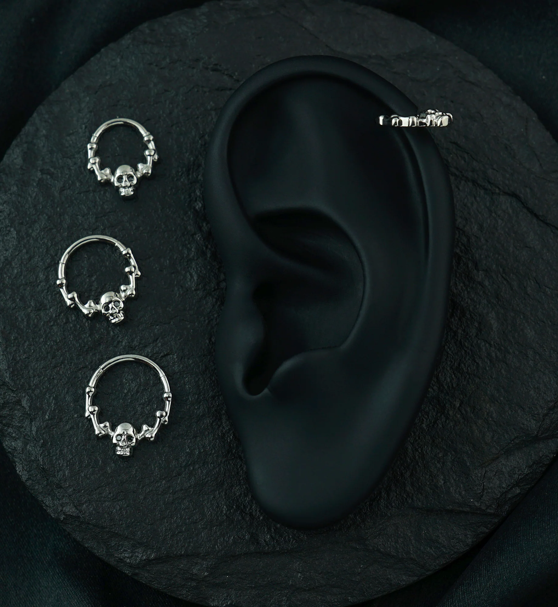 Skull And Bones Black CZ Titanium Hinged Segment Ring - Image 4