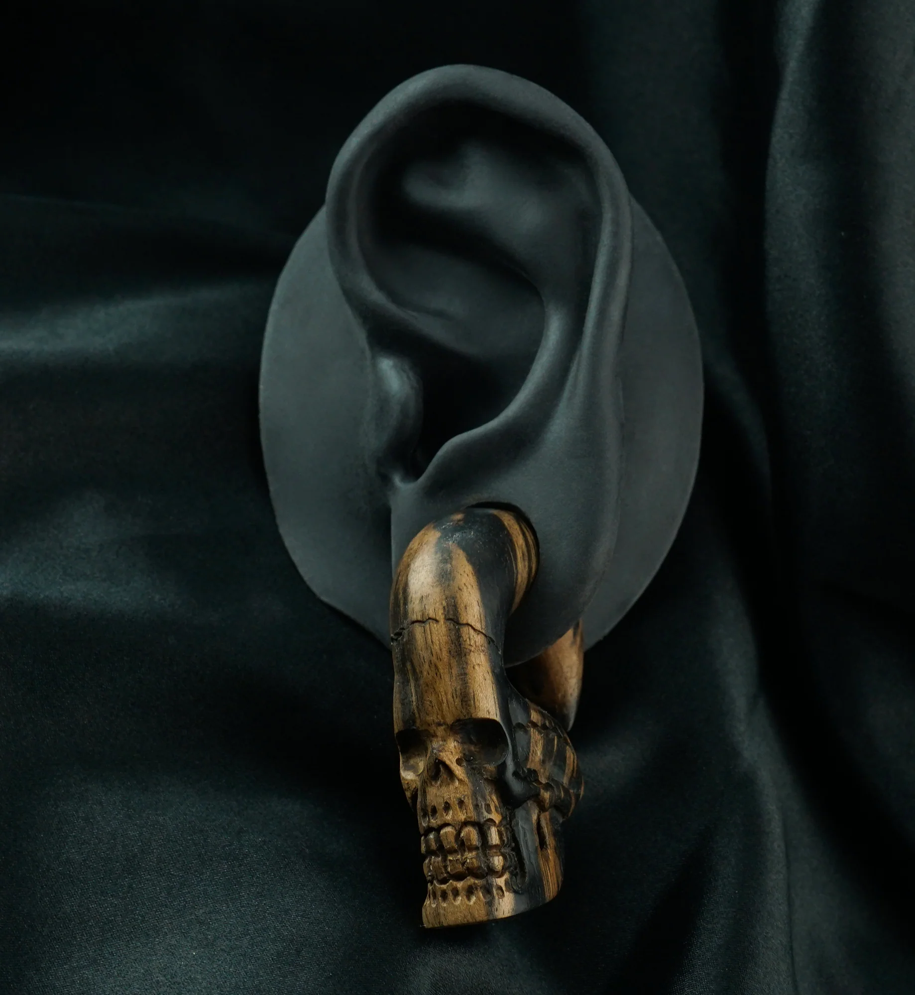 Skull Areng Wood Hangers - Image 3