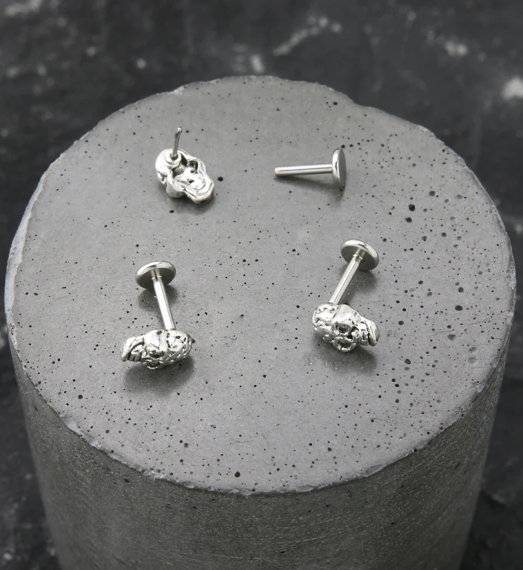 Rugged Skull Stainless Steel Threadless Labret - Image 2