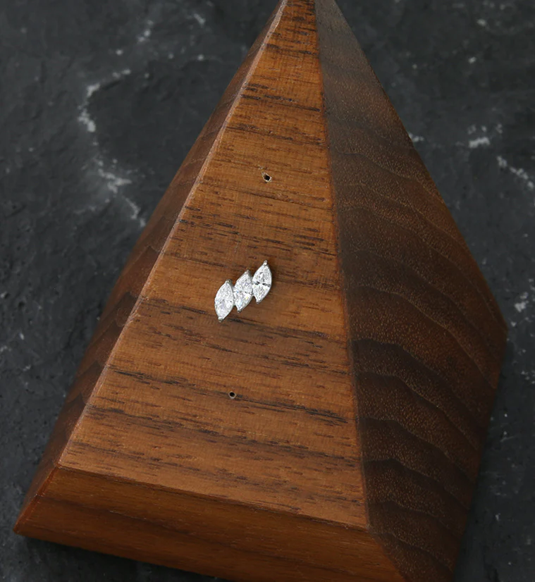 Slant CZ Threadless Titanium Top - Image 2
