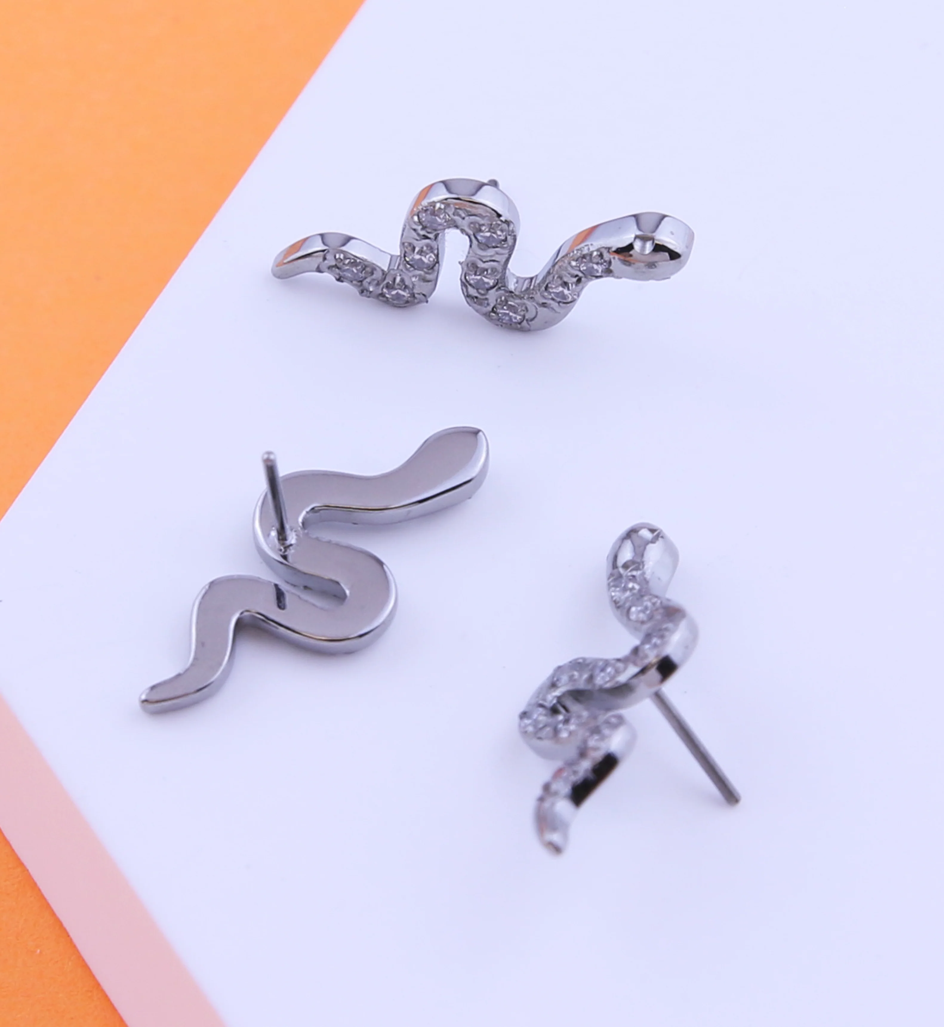 Snake Clear CZ Titanium Threadless Top - Image 2