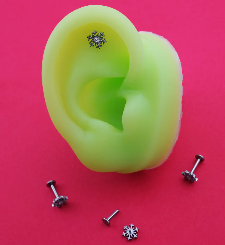 Snowflake Centered CZ Titanium Internally Threaded Labret - Image 2