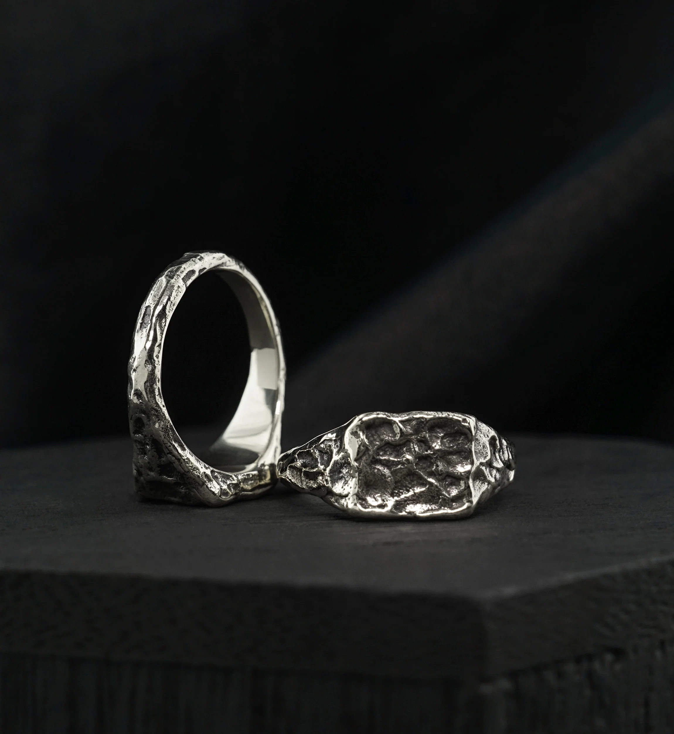 Pallet Hammered White Brass Ring - Image 3